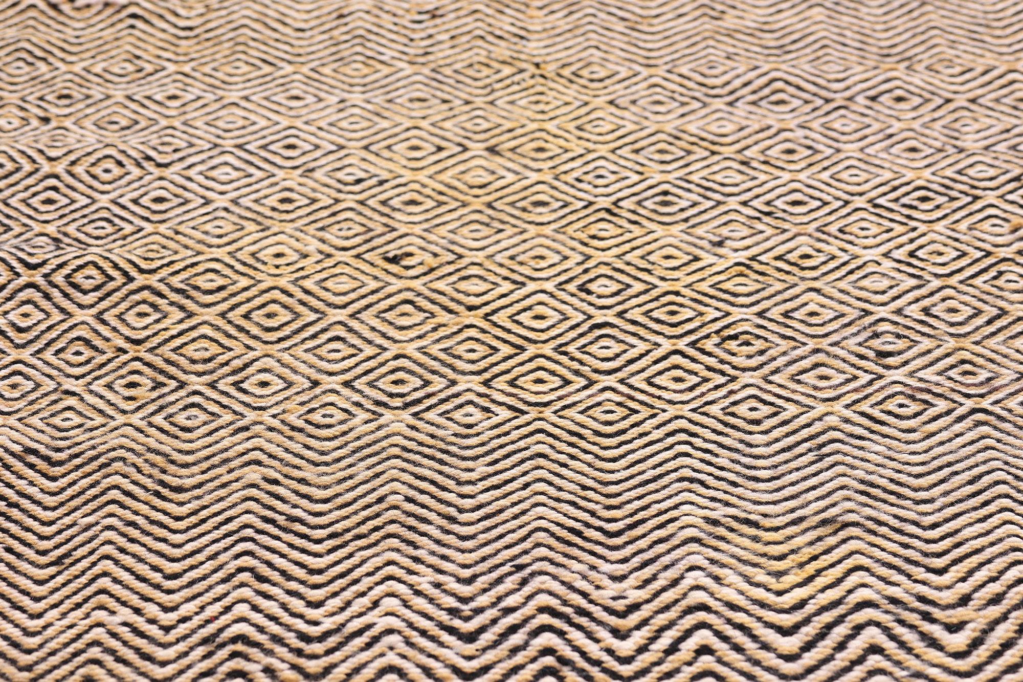 Tissé à la main La constellation de Crownpoint : Un chef-d'œuvre signé du Sud-Ouest par Lola Yazzie en vente