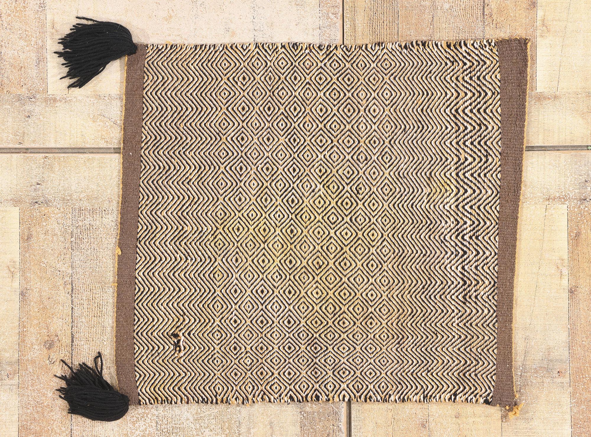 La constellation de Crownpoint : Un chef-d'œuvre signé du Sud-Ouest par Lola Yazzie en vente 1