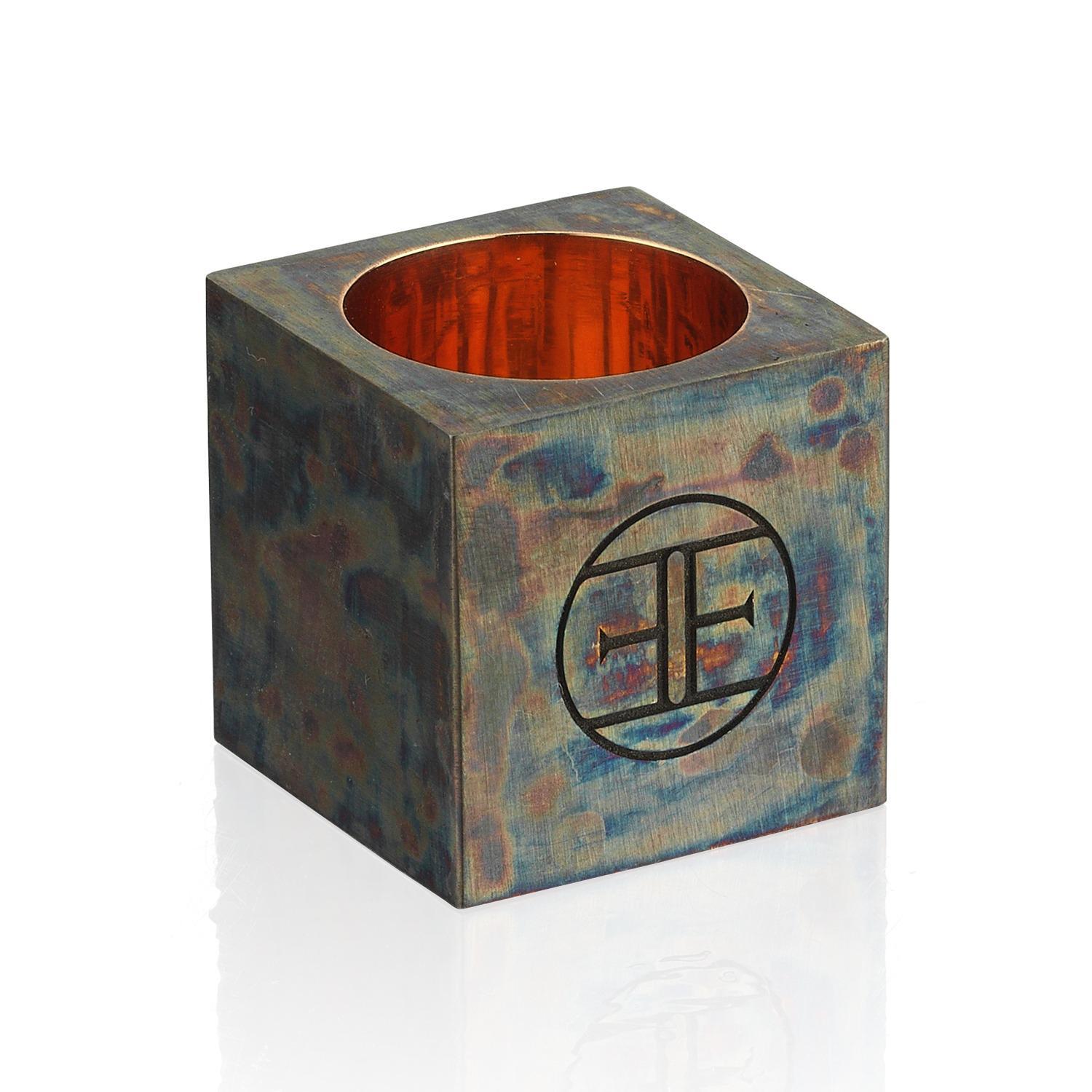 En vente :  La bague Cube en or 8 carats et argent oxydé 2