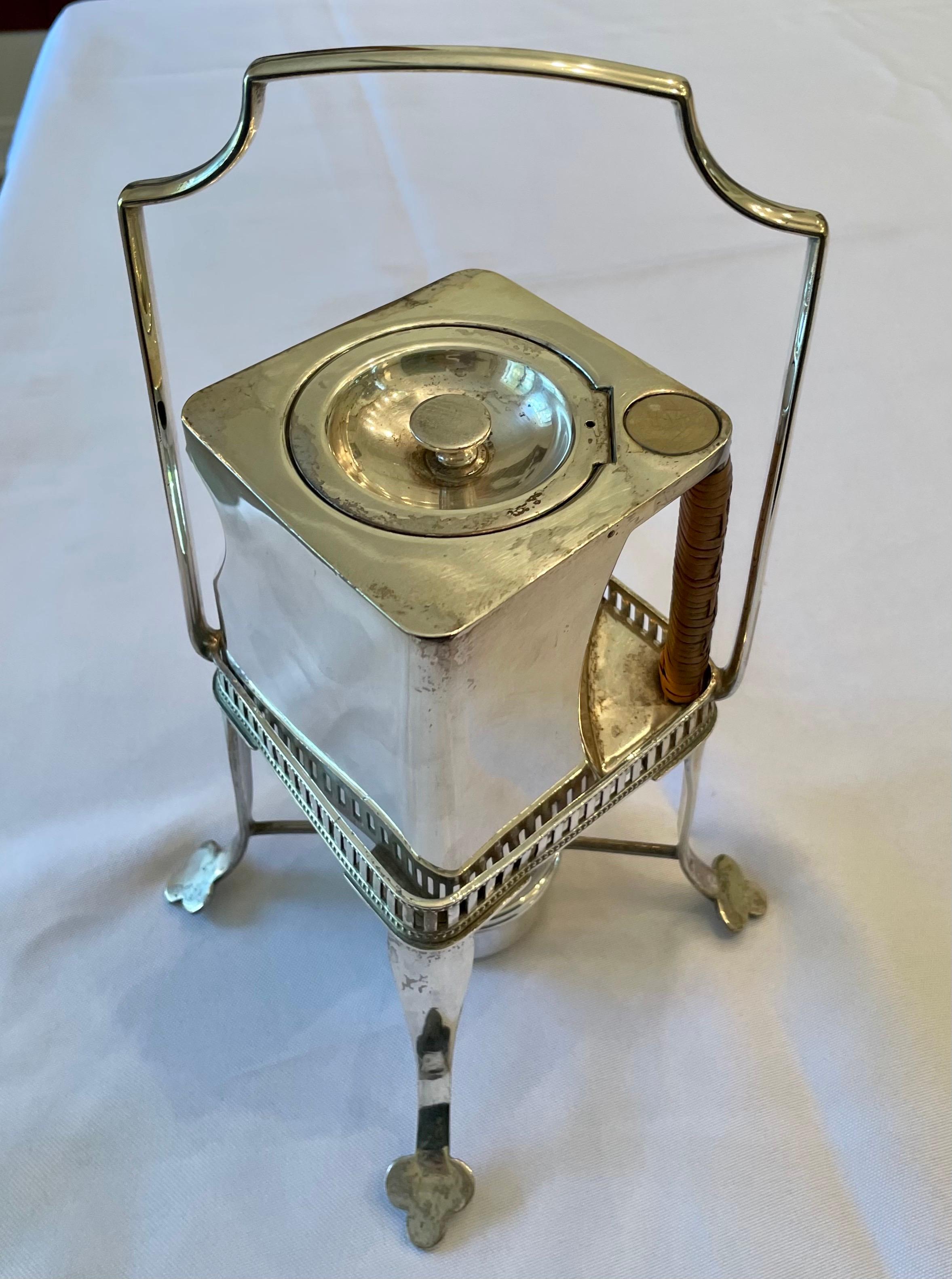 The 'CUBE' Silvered Metal Tea Pot, Circa 1930 For Sale 5