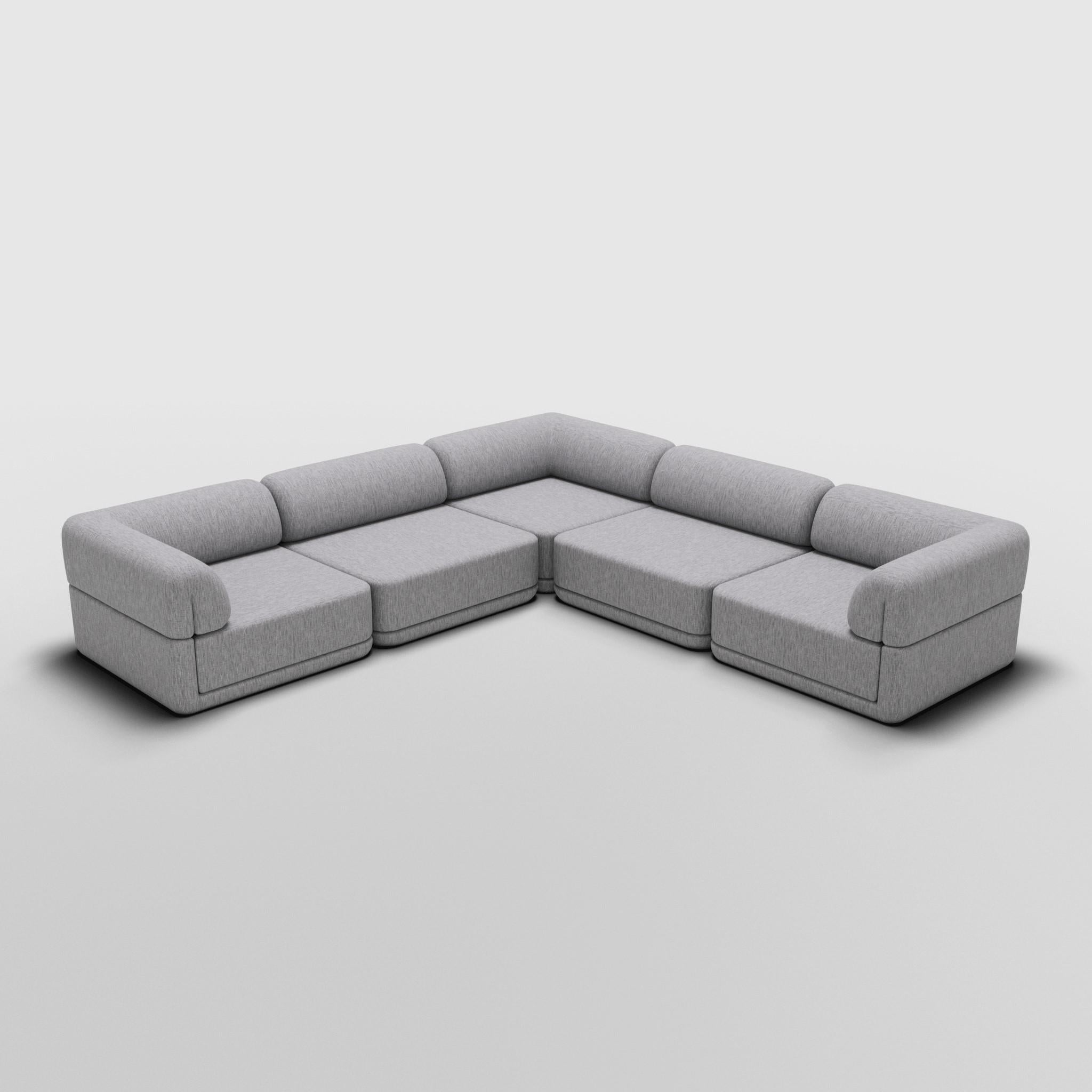 Corner Lounge Sectional - Inspiriert von italienischen Luxusmöbeln der 70er Jahre

Entdecken Sie das Cube Sofa, wo Kunst auf Anpassungsfähigkeit trifft. Das skulpturale Design und der individuell anpassbare Komfort schaffen unendliche Möglichkeiten