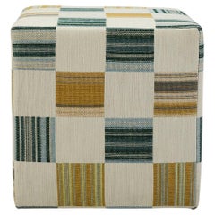 Würfelhocker in Patch Cerulean von Sister By Studio Ashby