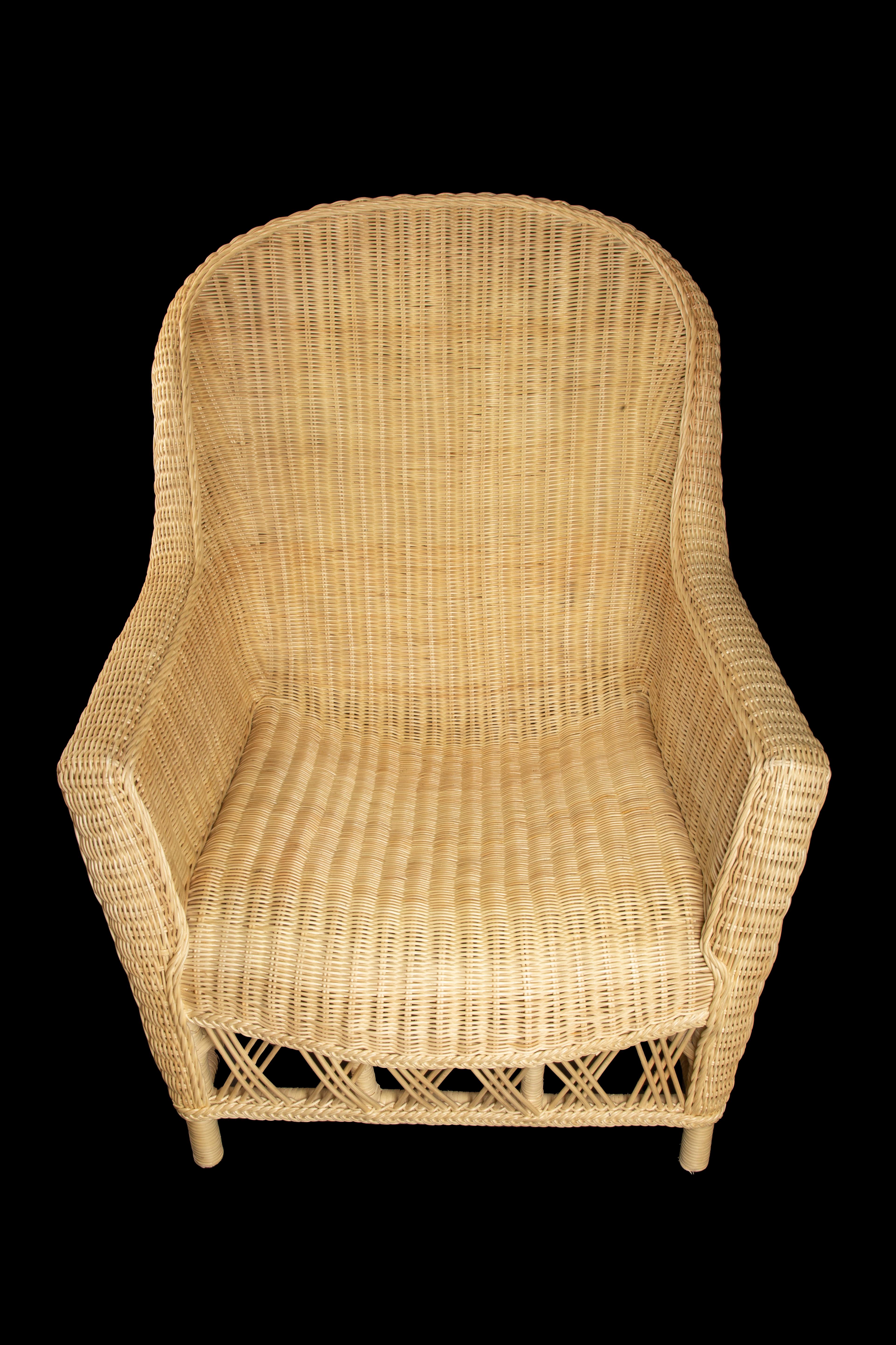 The Dana Wicker Scoop Chair In New Condition For Sale In New York, NY