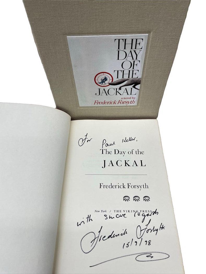 The Day of the Jackal, signiert von Frederick Forsyth, Erstausgabe im amerikanischen Stil (Ende des 20. Jahrhunderts) im Angebot