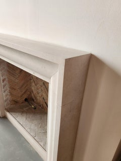 The Deco: Ein geschnitzter Steinkamin im Art déco-Stil im Art déco-Stil im Übergangsstil