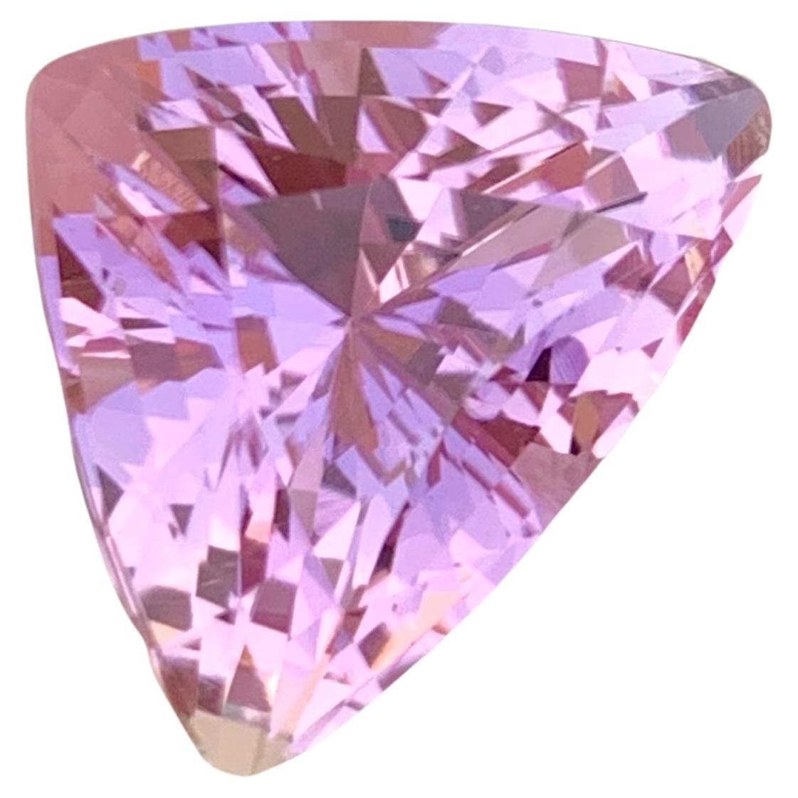 La delicada belleza de la kunzita rosa Una gema que irradia amor y serenidad