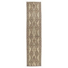 Nouveau tapis de couloir marocain contemporain  poils courts