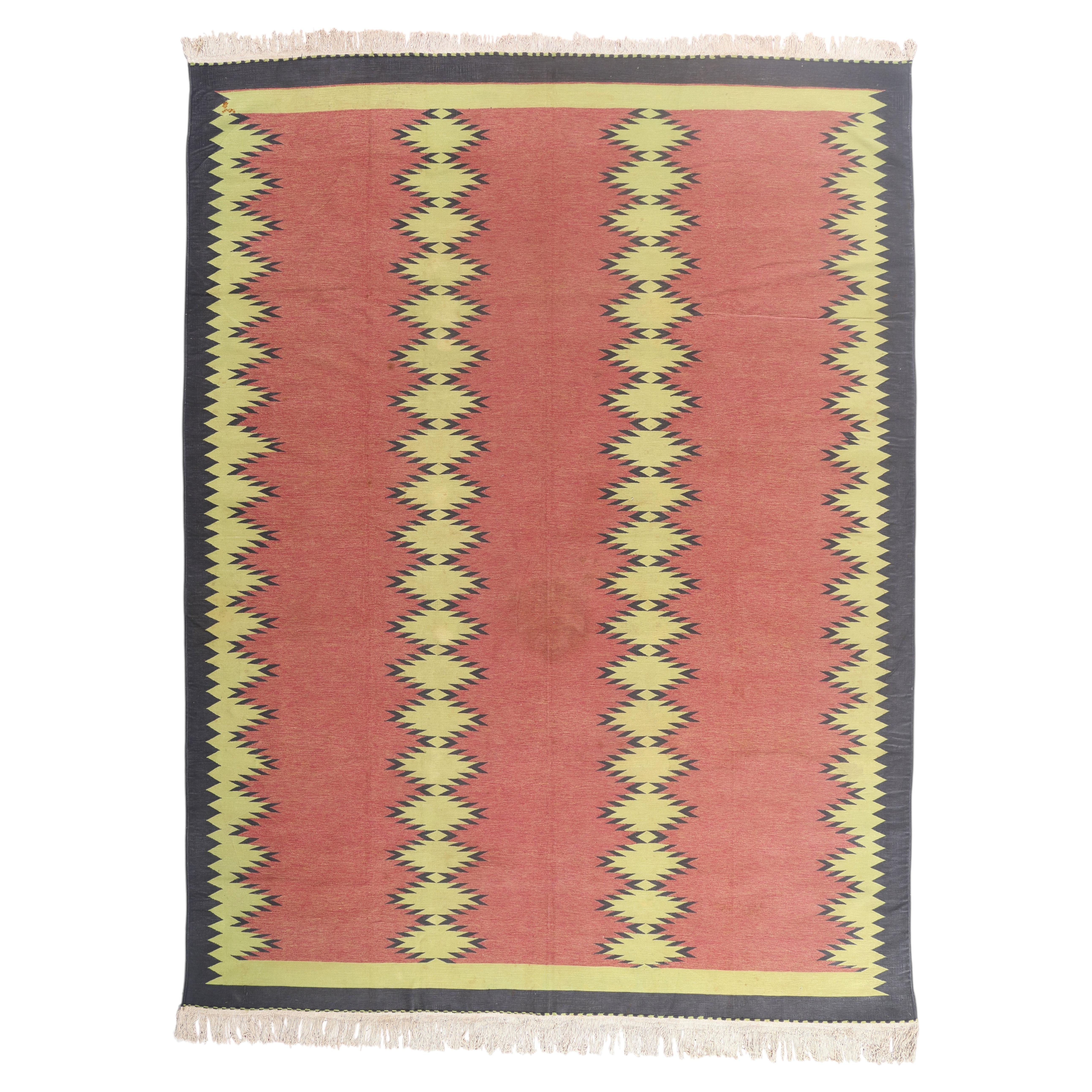 Die Wüste Reverie: Ein Vintage-Dhurrie-Meisterwerk von südwestlich-moderner Eleganz im Angebot