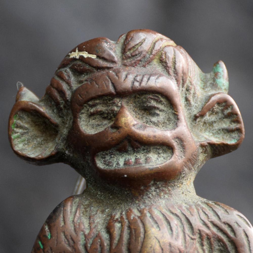 The Devil knocks once circa 1910 bronze door knocker
Item detail: We are proud to offer an unusual and highly collectable early 20th century bronze door knocker in the form an usual figure of a small devil seated with crossed legs. This item is