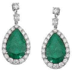 The Diamond and Green Emerald Cocktail Earings (boucles d'oreilles cocktail en diamant et émeraude verte)