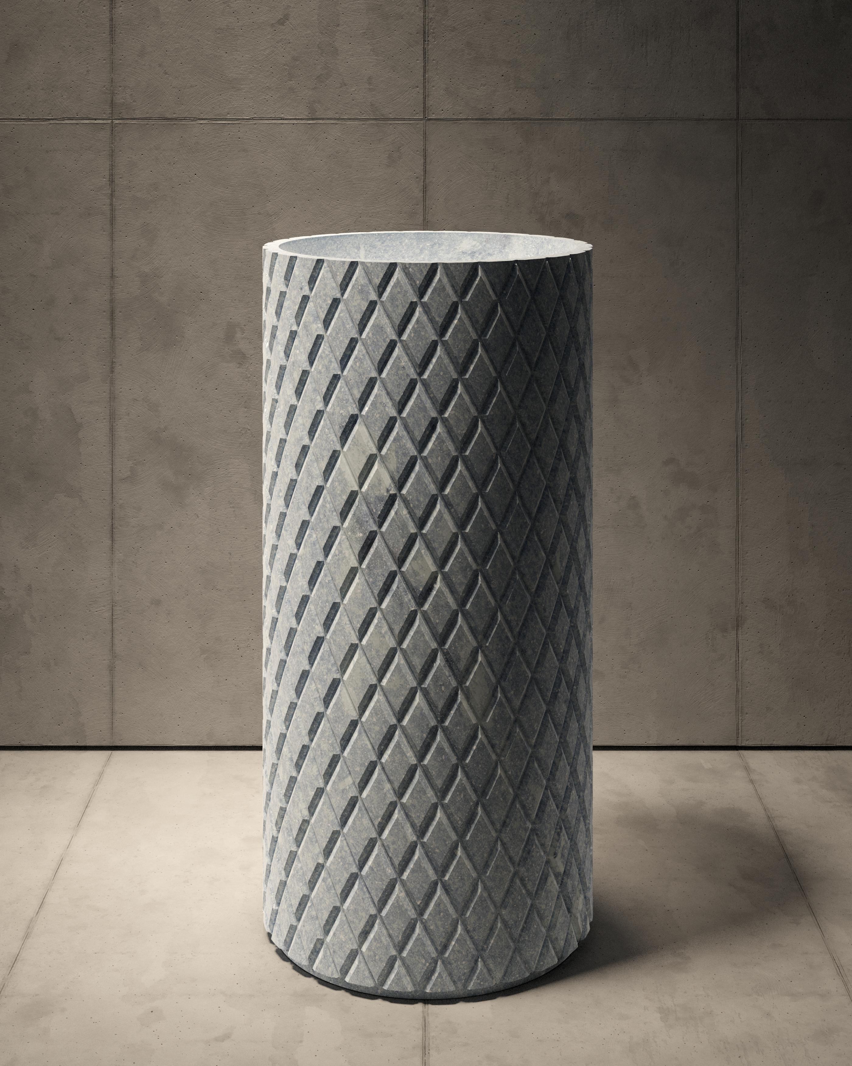 The Diamont pedestal made of marble is fully customizable.