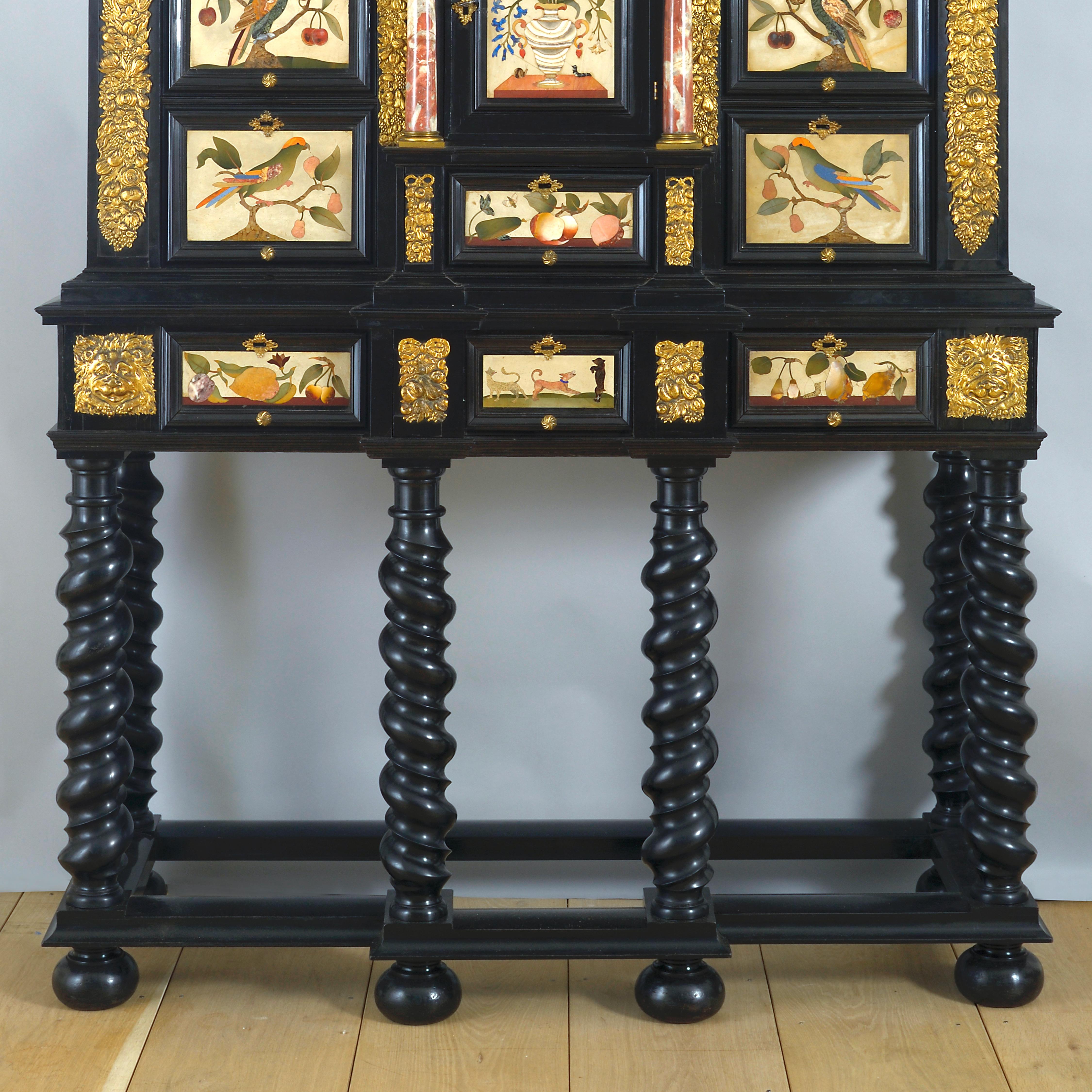 Laiton The Ditchley Park Cabinet en vente