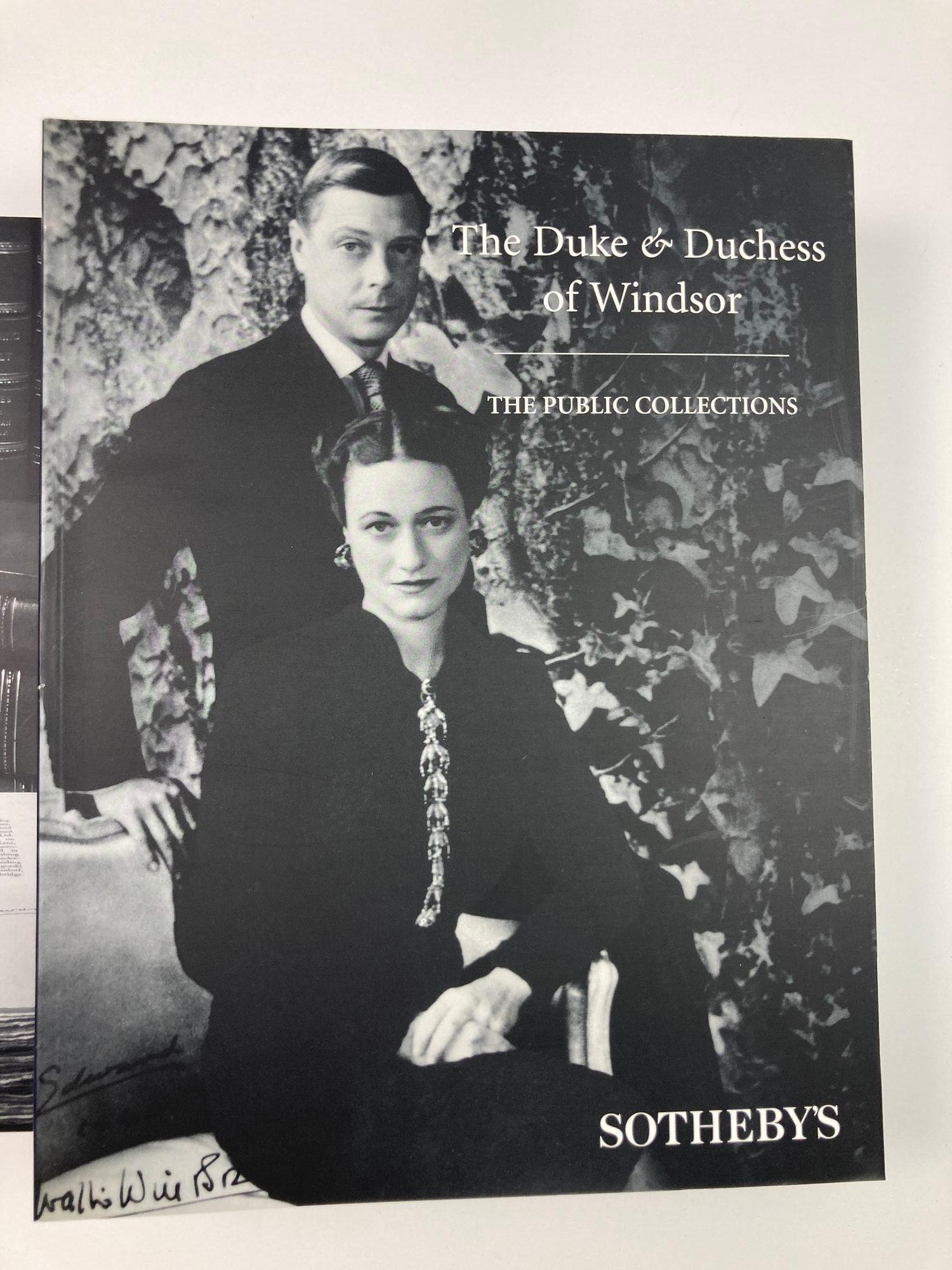 The Duke and Duchess of Windsor Auction Sotheby's Books Catalogs in Slipcase Box (Le duc et la duchesse de Windsor, ventes aux enchères, catalogues de livres de Sotheby's dans une boîte) en vente 2
