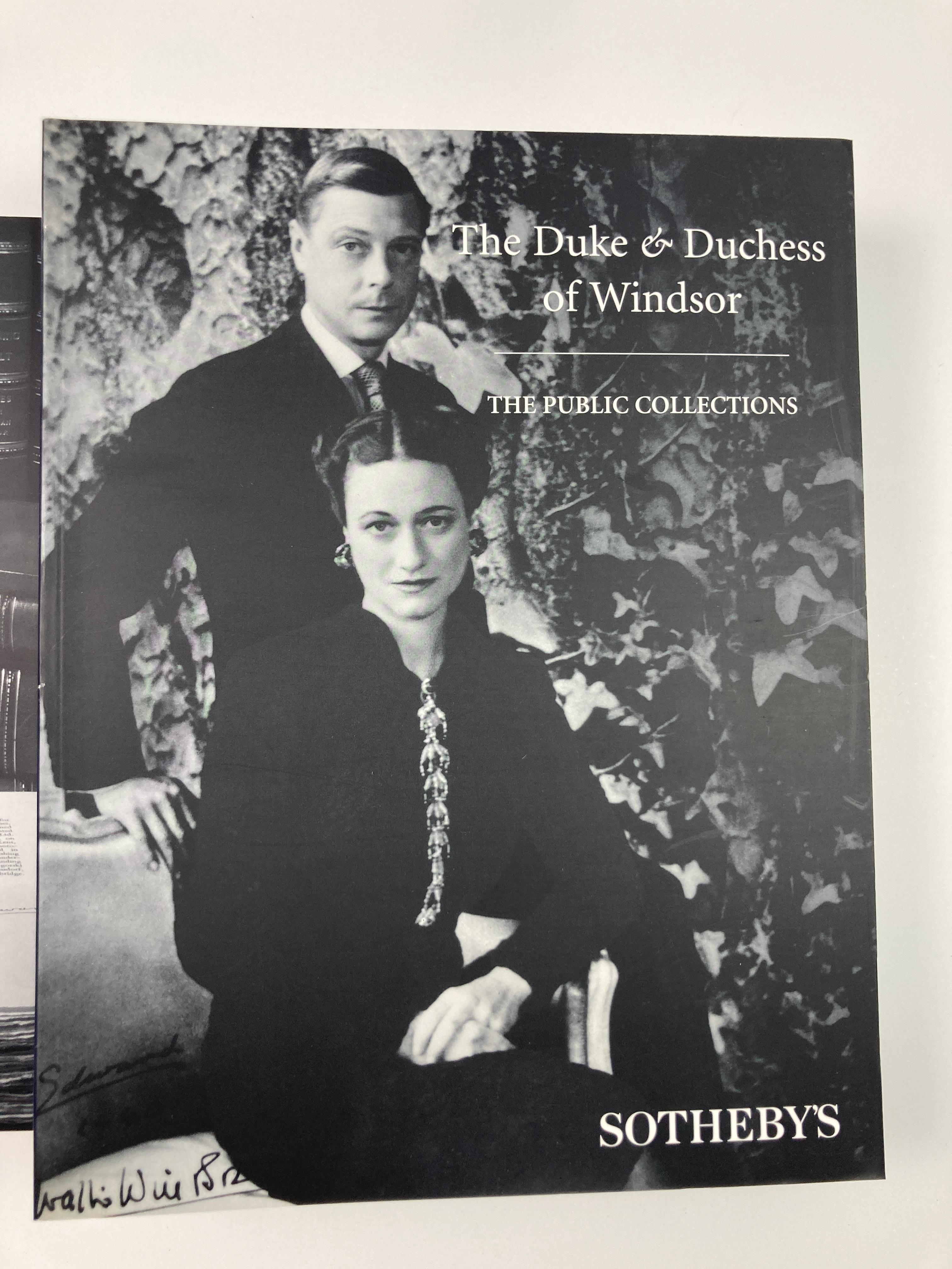 The Duke and Duchess of Windsor Auction Sotheby's Books Catalogs in Slipcase Box (Le duc et la duchesse de Windsor, ventes aux enchères, catalogues de livres de Sotheby's dans une boîte) en vente 6