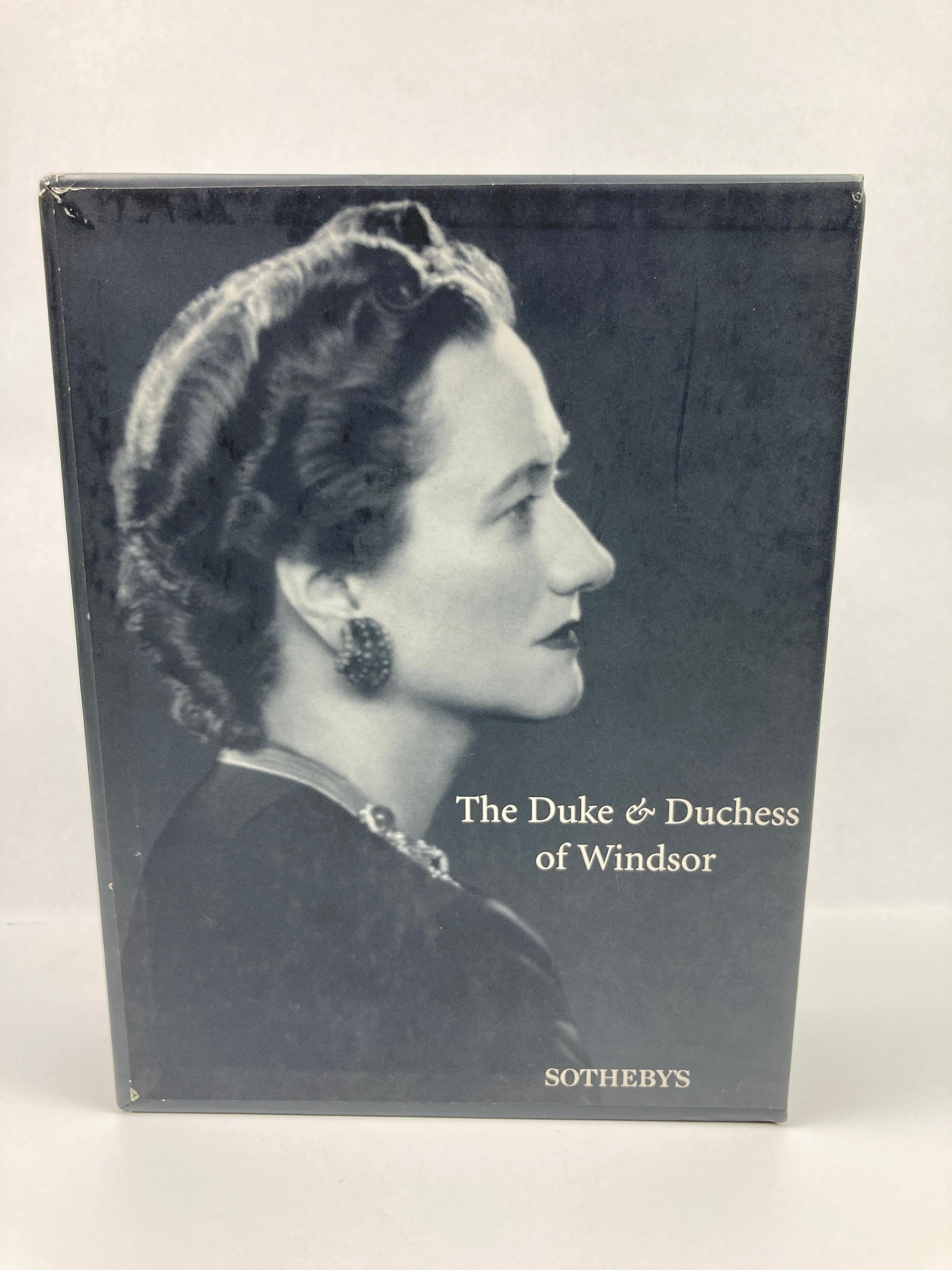 The Duke and Duchess of Windsor Auction Sotheby's Books Catalogs in Slipcase Box (Le duc et la duchesse de Windsor, ventes aux enchères, catalogues de livres de Sotheby's dans une boîte) en vente 3