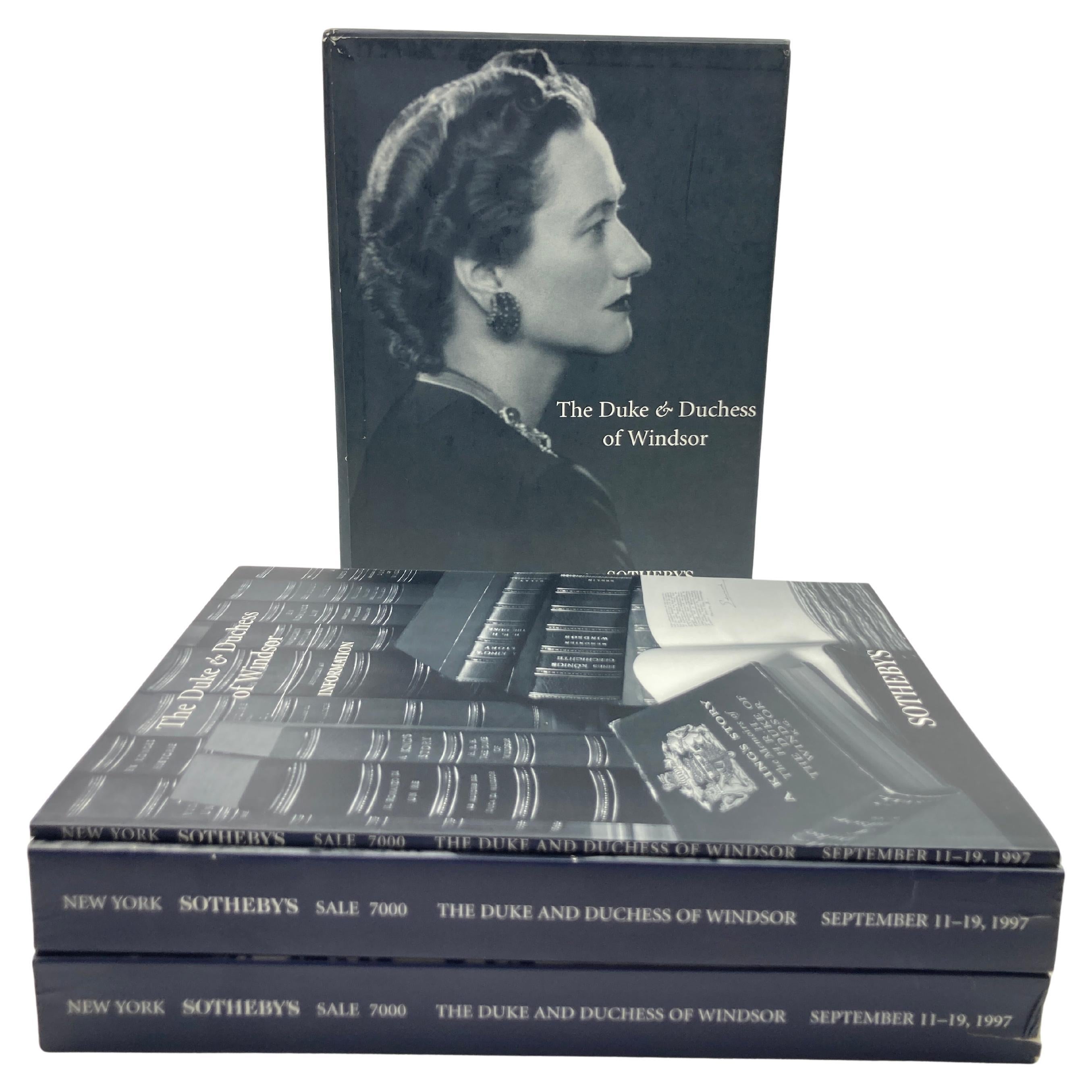 The Duke and Duchess of Windsor Auction Sotheby's Books Catalogs in Slipcase Box (Le duc et la duchesse de Windsor, ventes aux enchères, catalogues de livres de Sotheby's dans une boîte)