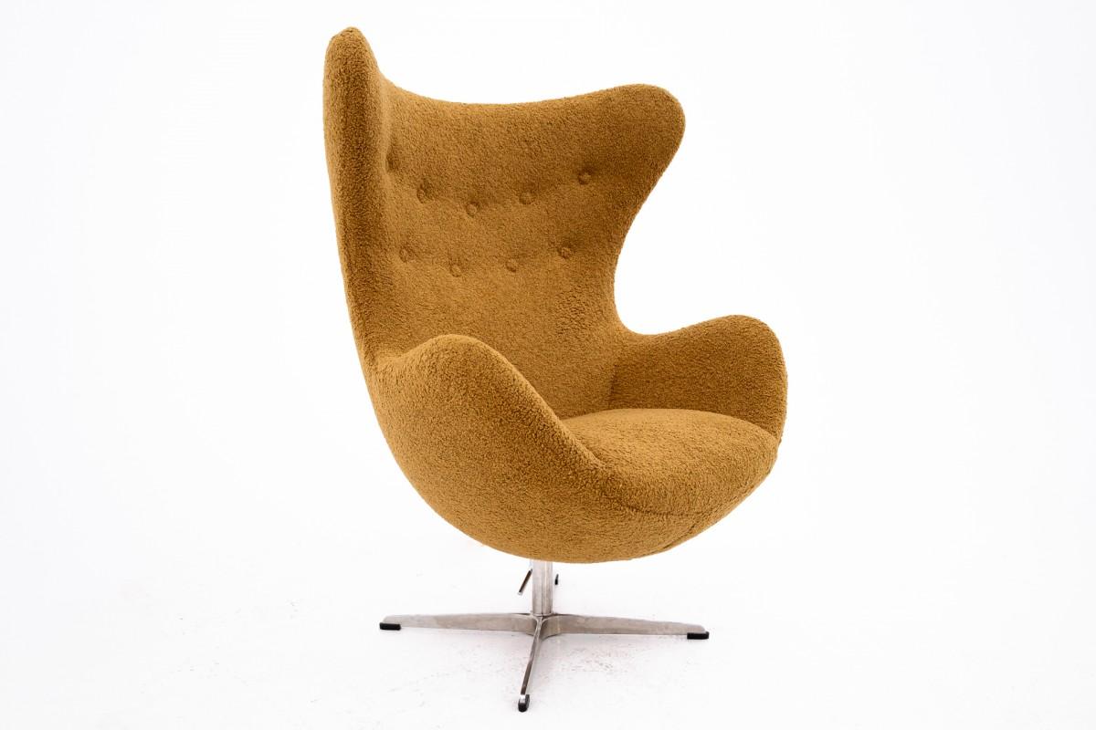 Scandinavo moderno La poltrona EGG è un simbolo del design danese. UNICO. Dopo la ristrutturazione. in vendita