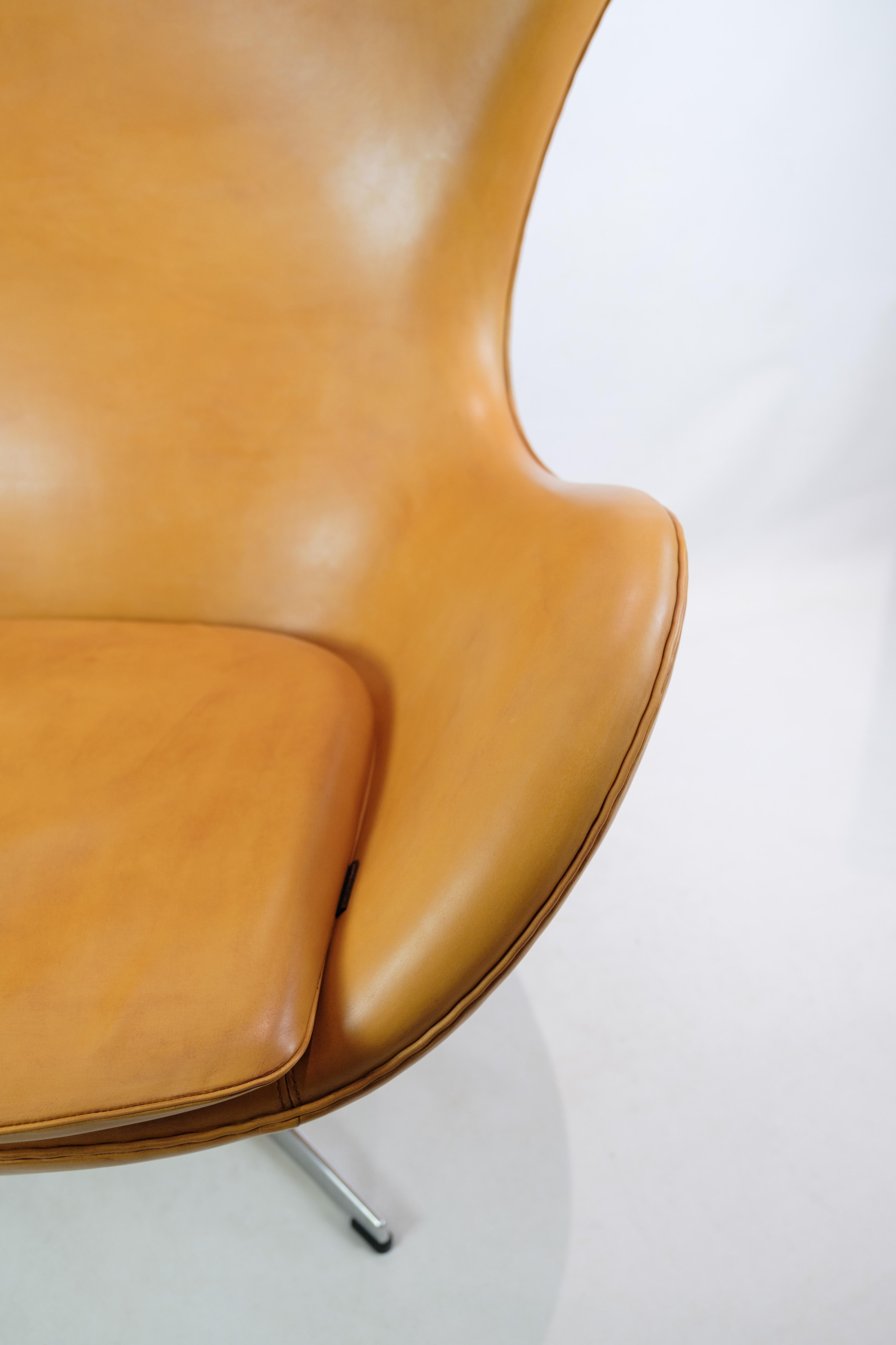 Mid-Century Modern The Egg Model 3316 Made In Cognac Elegance Leather By Arne Jacobsen From 2000s For Sale