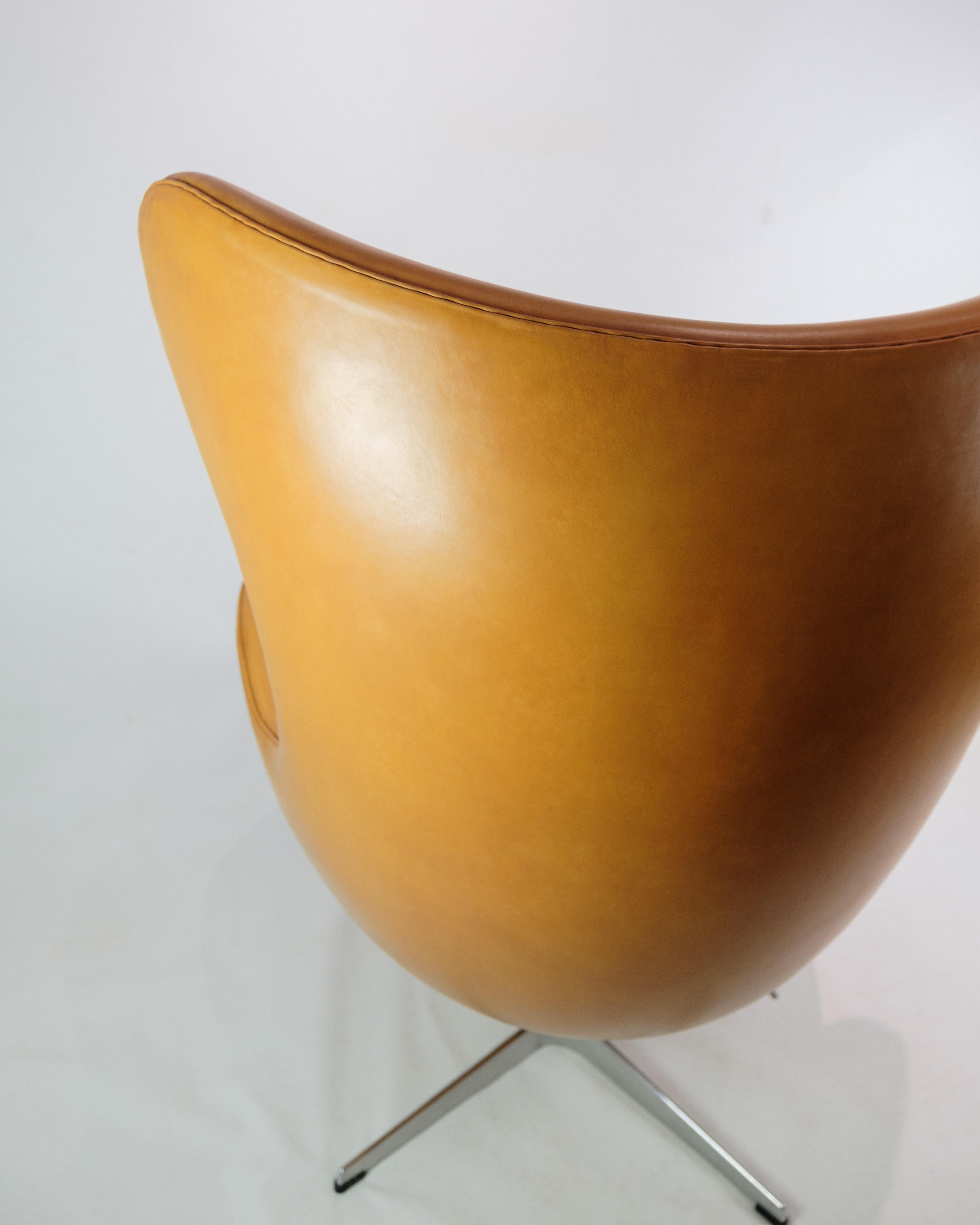 The Egg Model 3316 Made In Cognac Elegance Leather By Arne Jacobsen From 2000s In Good Condition For Sale In Lejre, DK