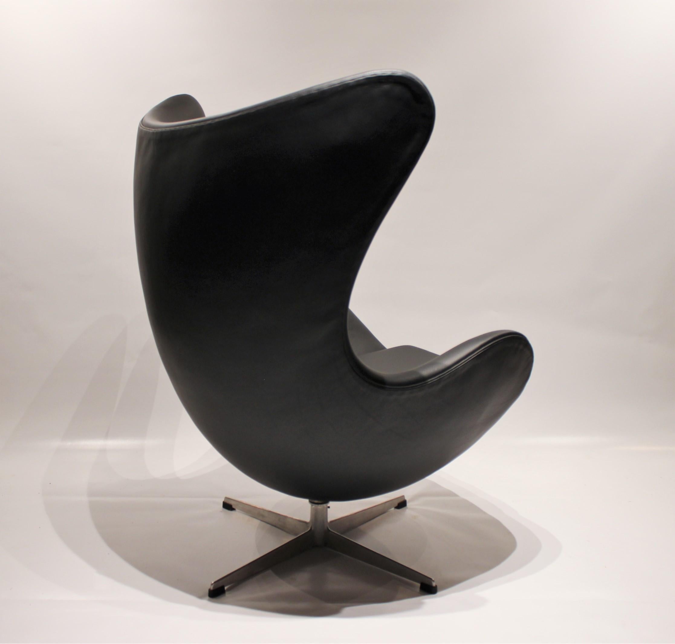 Scandinavian Modern Egg, Model 3316, Black Leather by Arne Jacobsen and Fritz Hansen, 1960s