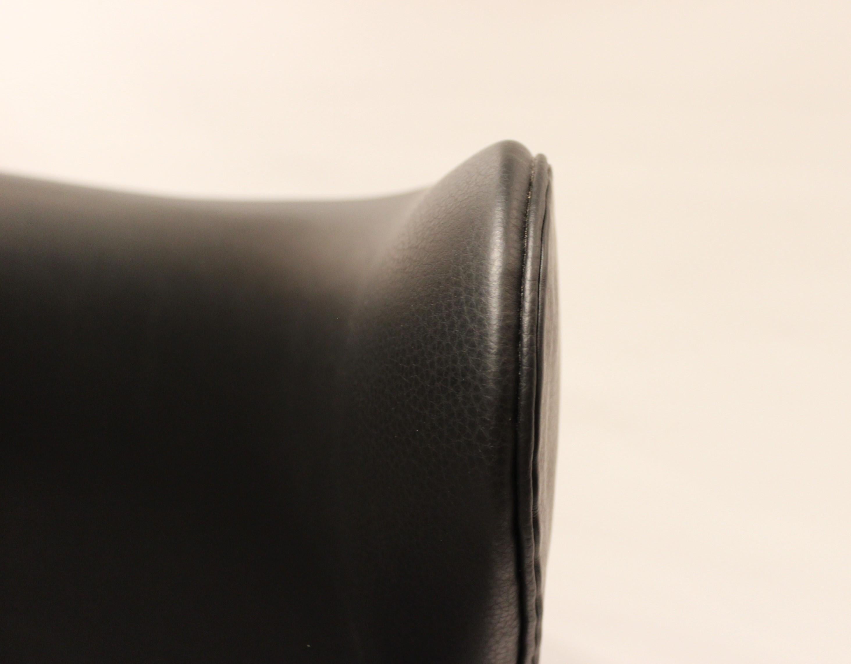 Danish Egg, Model 3316, Black Leather by Arne Jacobsen and Fritz Hansen, 1960s