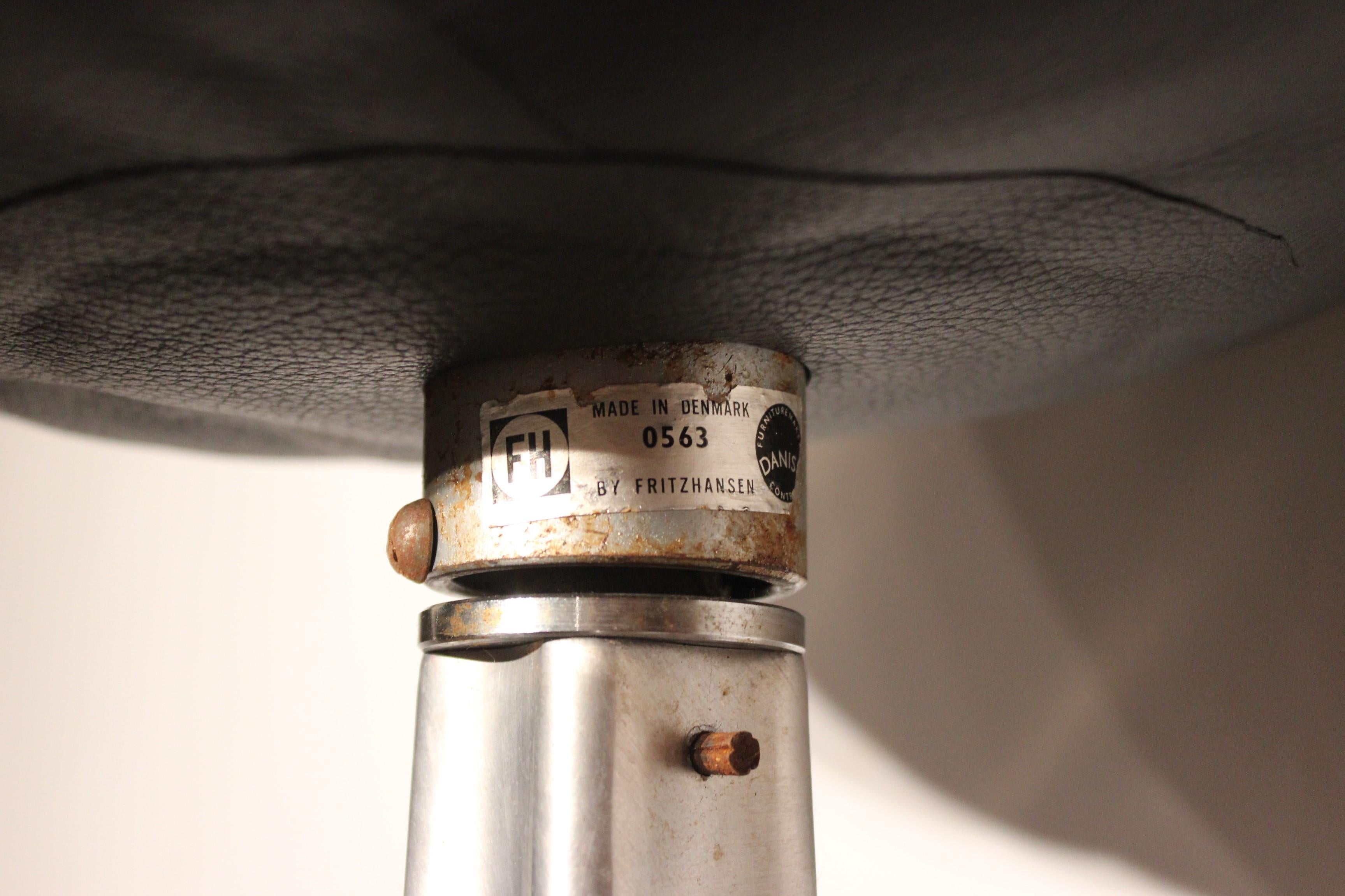 Egg, Model 3316, Black Leather by Arne Jacobsen and Fritz Hansen, 1960s 1