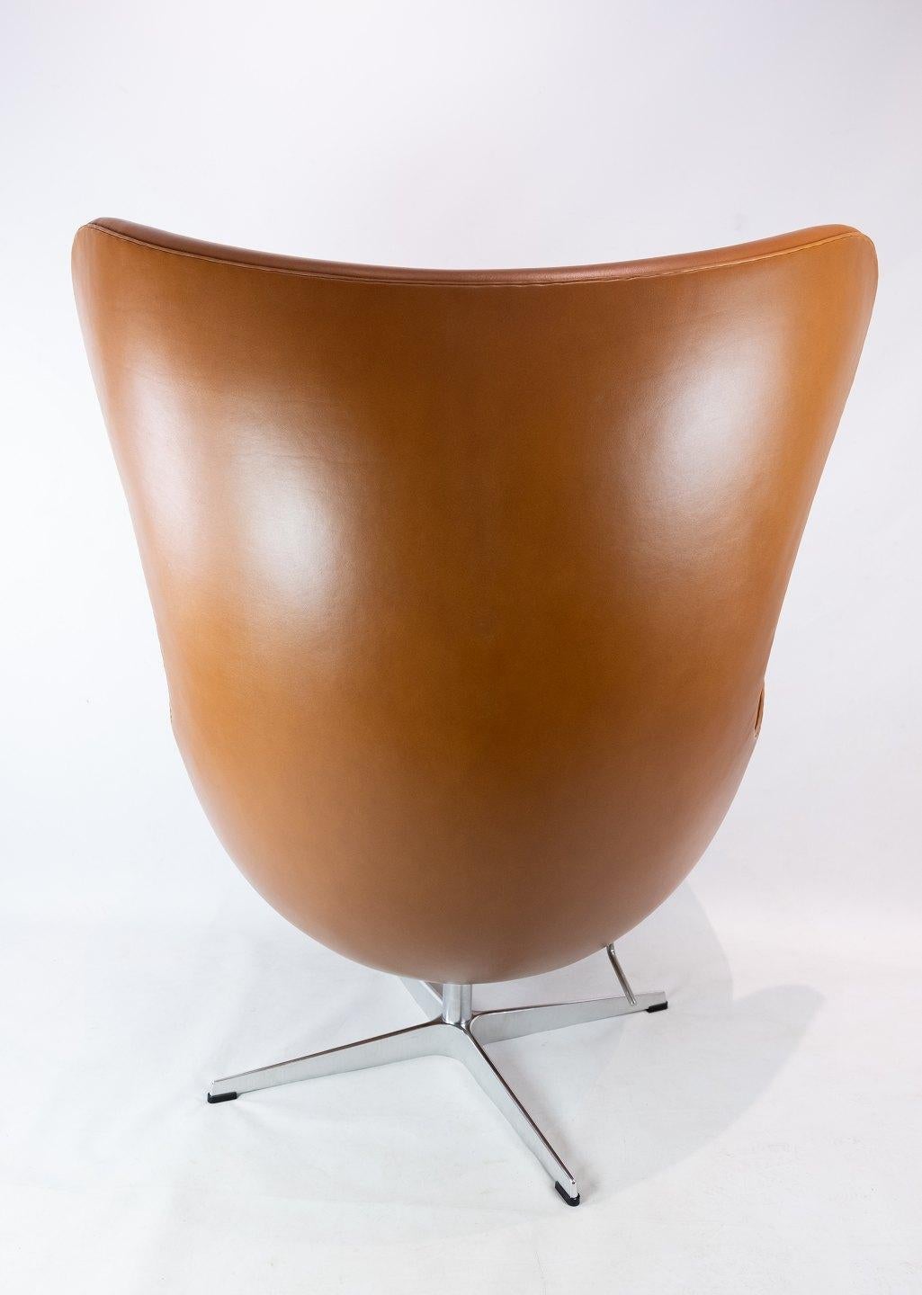 Scandinavian Modern The Egg, Model 3316 by Arne Jacobsen and Fritz Hansen