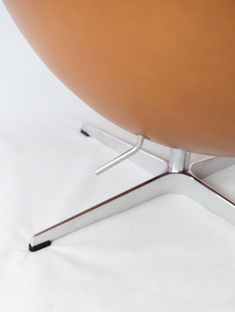 Mid-20th Century The Egg, Model 3316 by Arne Jacobsen and Fritz Hansen For Sale