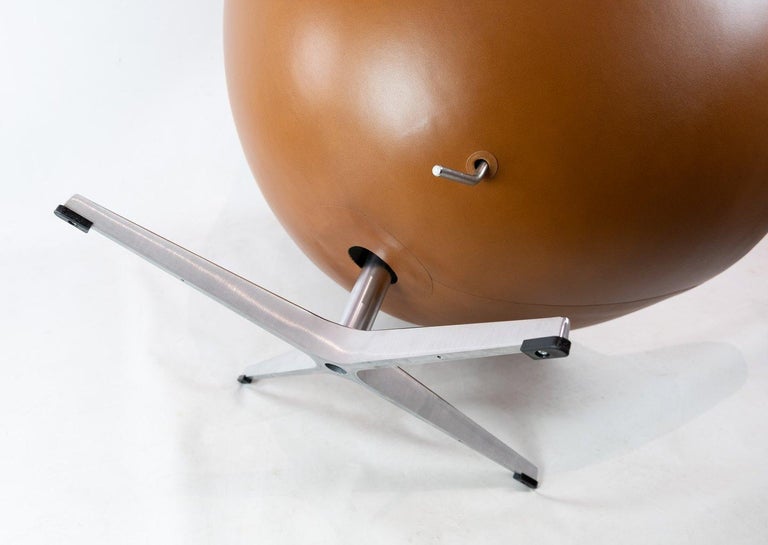 Leather The Egg, Model 3316 by Arne Jacobsen and Fritz Hansen For Sale