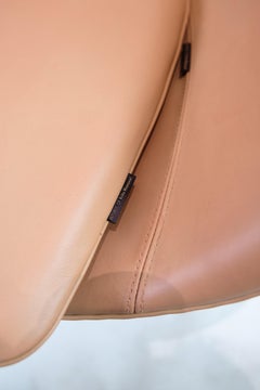 The Egg Chair Model 3316 In Cream-Coloured Elegance Leather By Arne Jacobsen