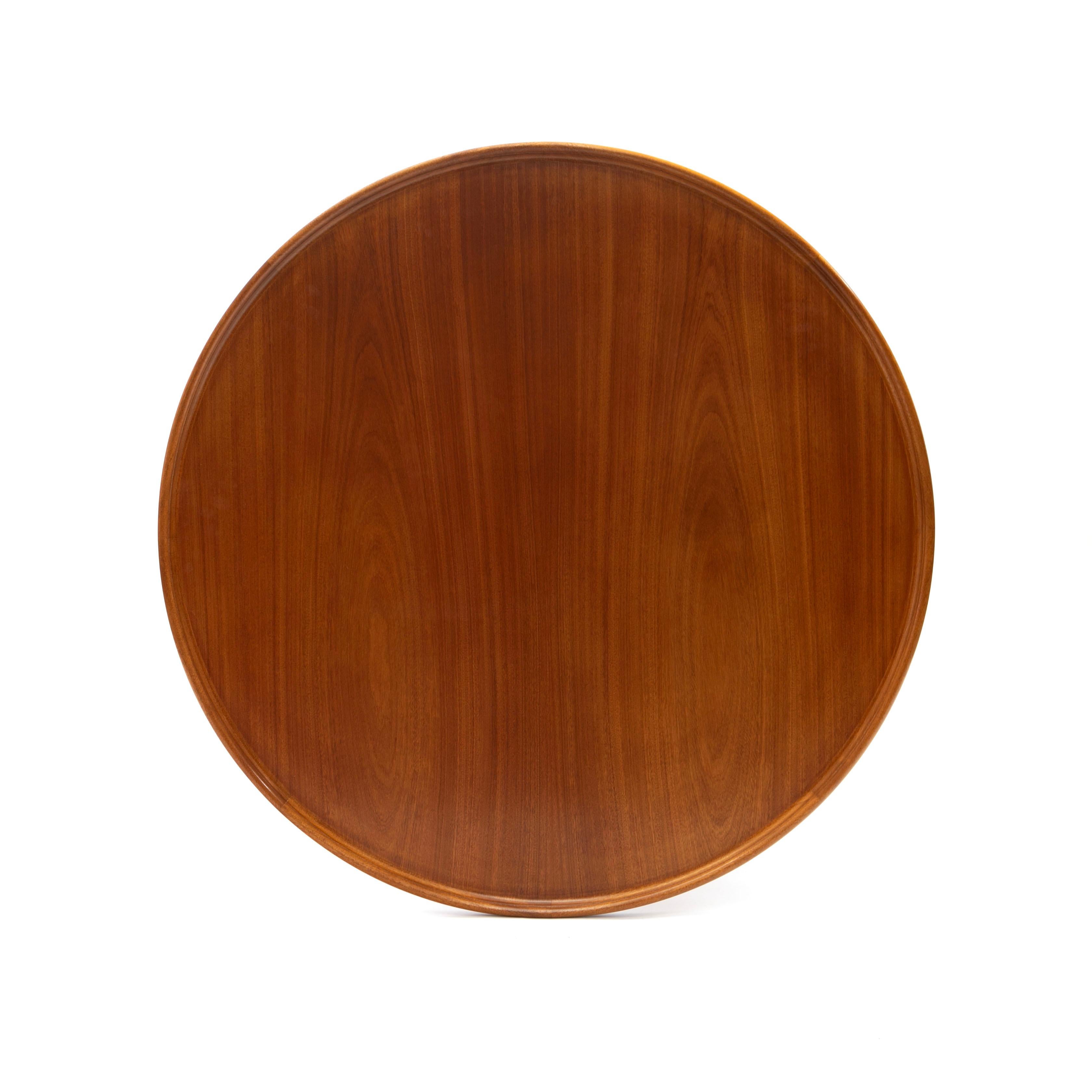 “The Egyptian table” by Mogens Lassen for Rud Rasmussen in Mahogany In Good Condition For Sale In Kastrup, DK