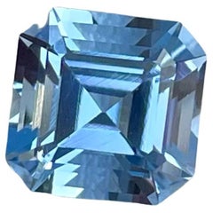 The Elegance Of Fine Quality and Deep Color Natural Aquamarine Gemstone