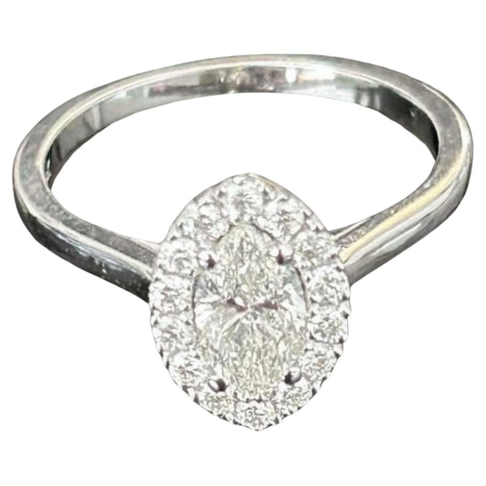 Eleganter Halo-Diamantring mit Marquise-Schliff