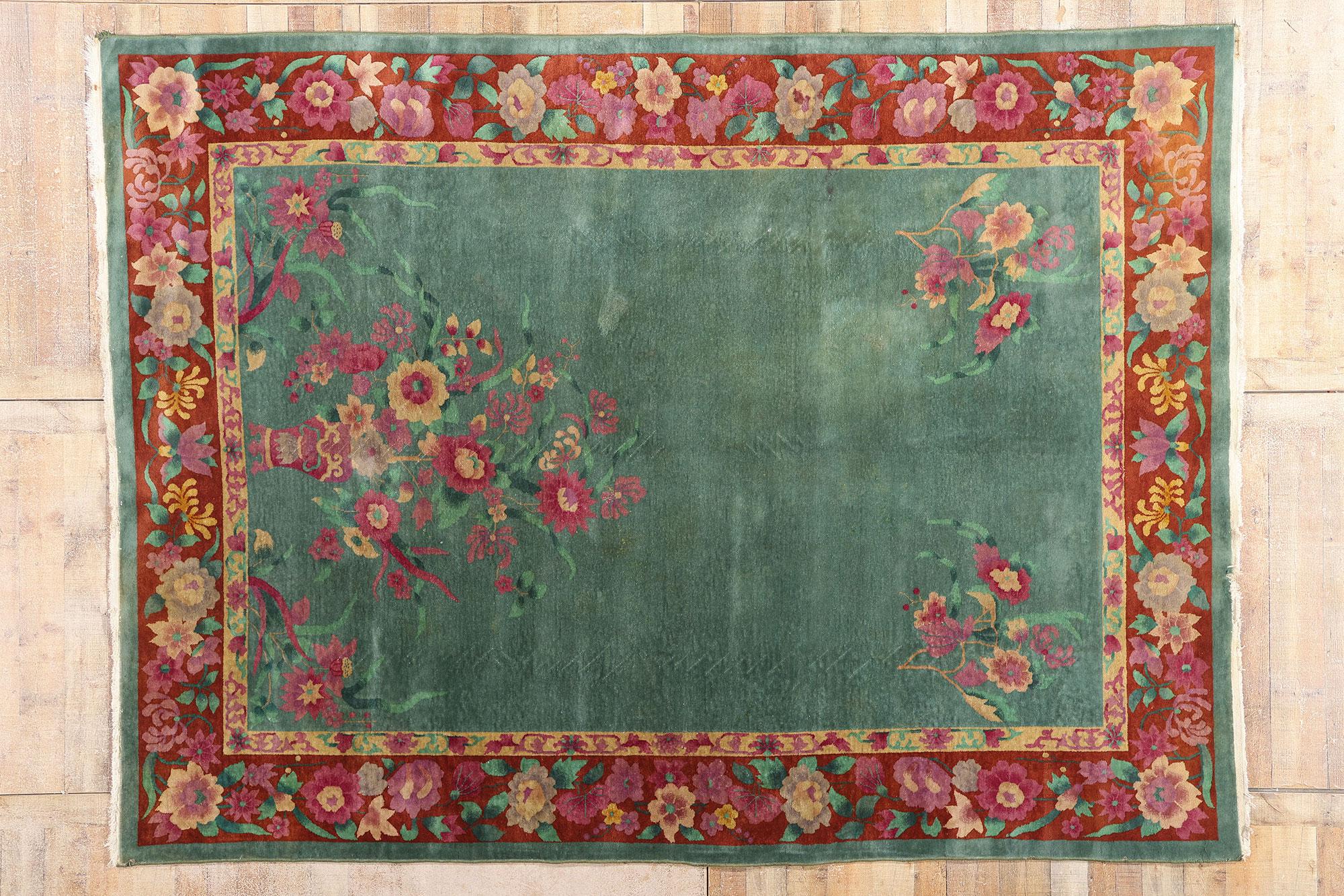 La dynastie d'émeraude : Un tapis chinois ancien de style Art déco d'une élégance est-ouest en vente 3