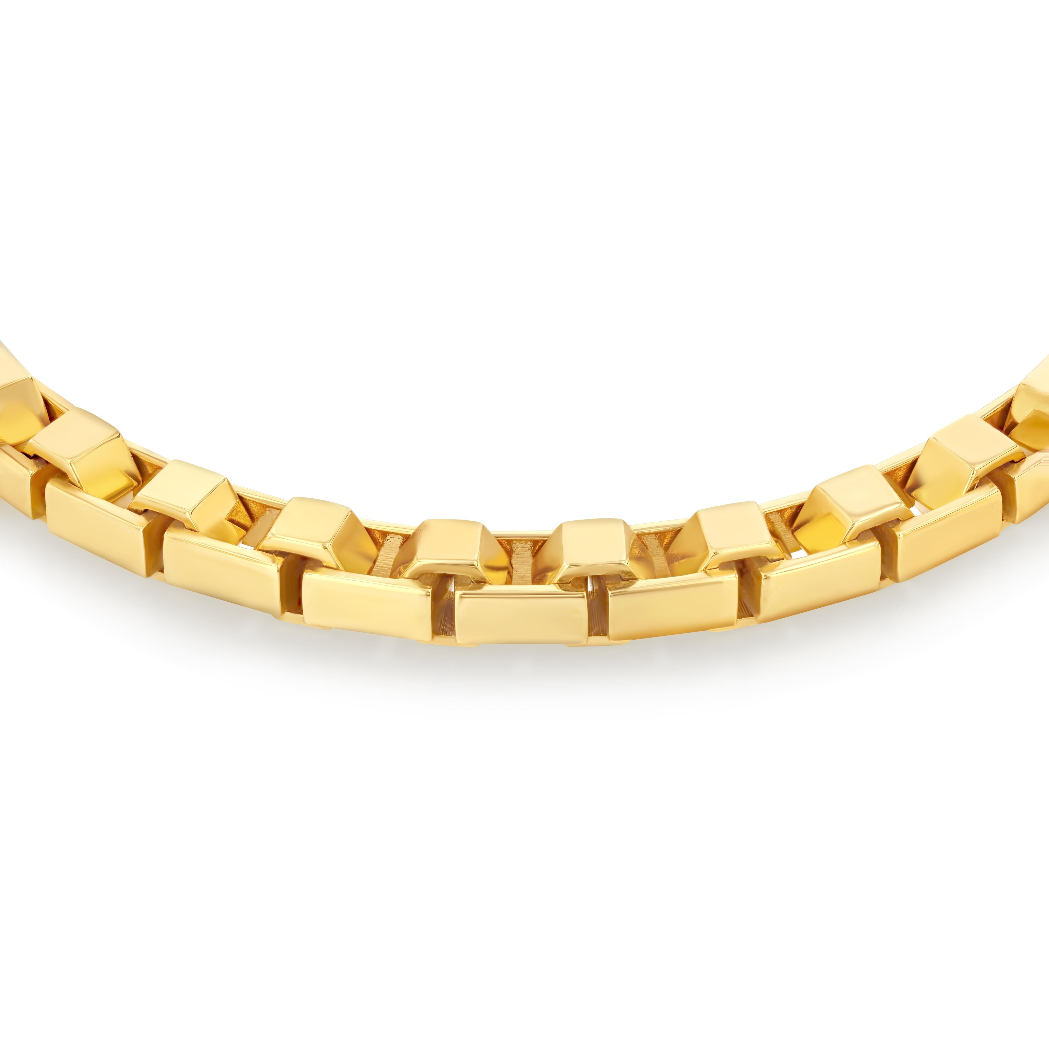 Diese Gliederkette aus massivem 18-karätigem Gold ist ein kühner Ausdruck von Stärke und Raffinesse. Sie wird in sorgfältiger Handarbeit in unserem unverkennbaren Stil gefertigt. Sie besteht aus mehr als 60 massiven Gliedern, von denen jedes