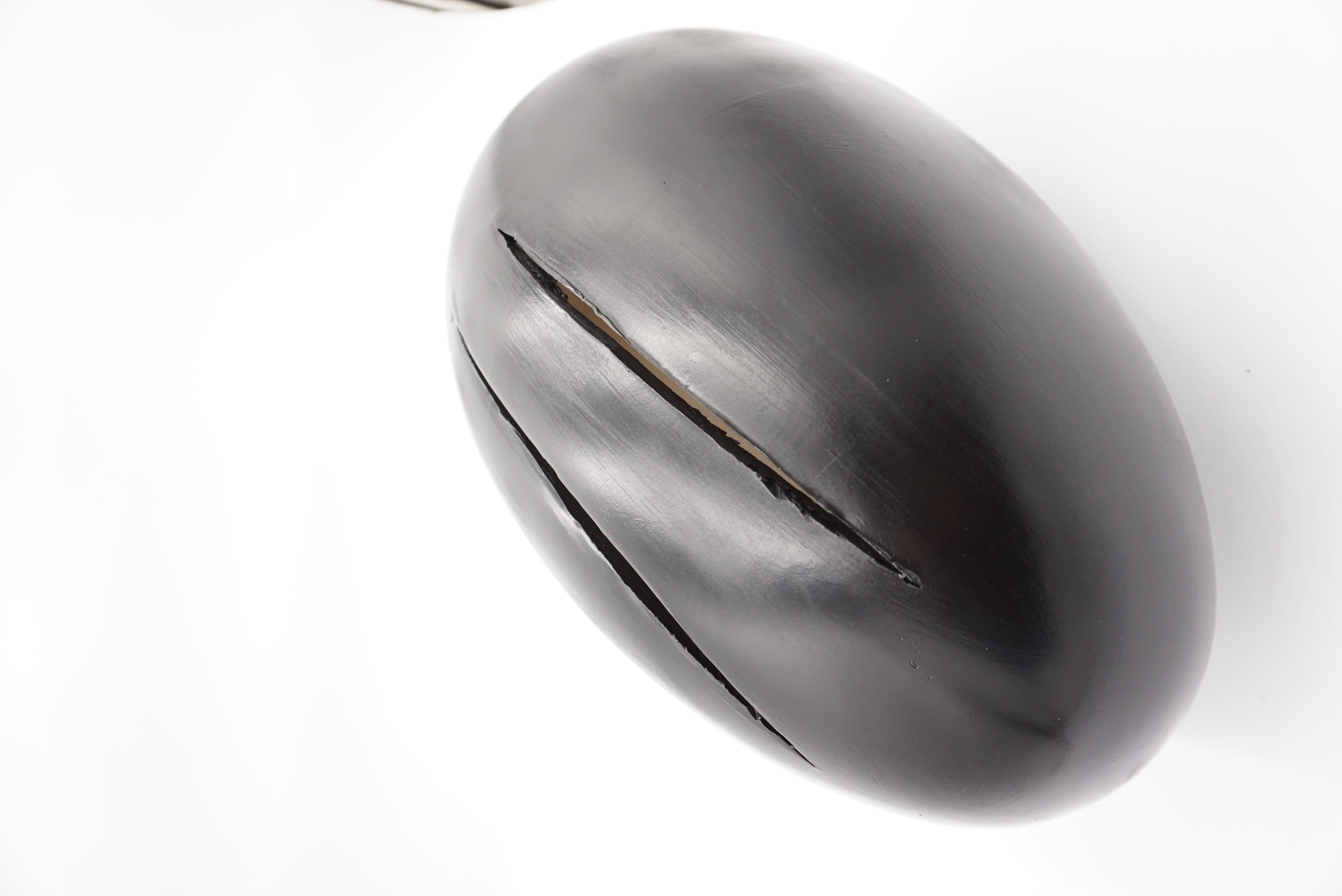 THE END OF GOD Skulpturale schwarze Keramik-Tischlampen, Hommage an Lucio Fontana im Angebot 3
