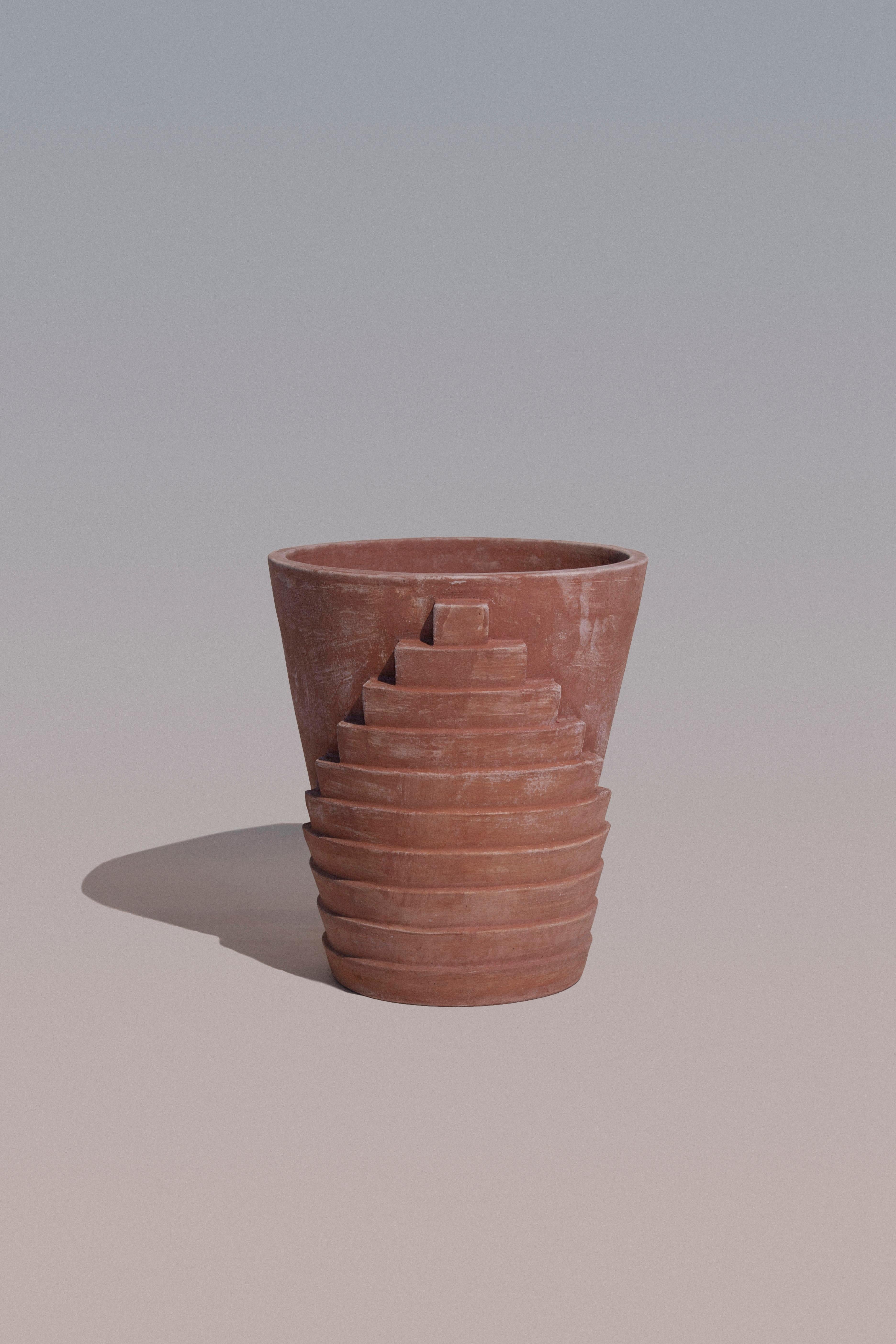 Handmade terracotta vase by Poggi Ugo

Made in Tuscany (Italy).