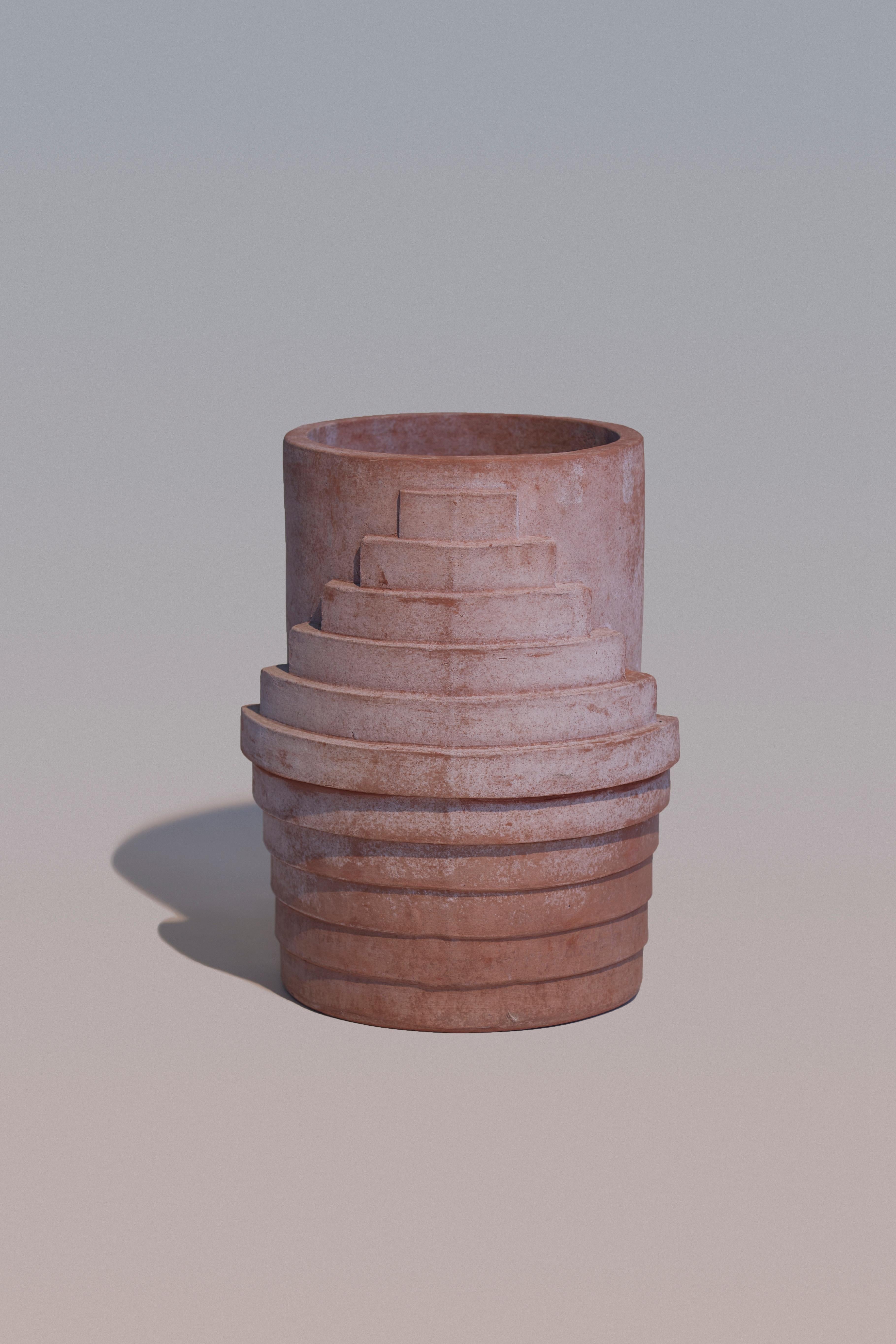 Handmade ceramic vase by Masquespacio for Poggi Ugo.