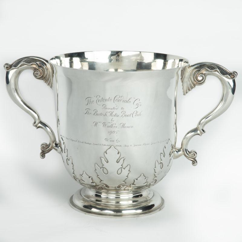 The 'Entente Cordial' champagne cooler for the British Motor Boat Club, 1905 en vente 1