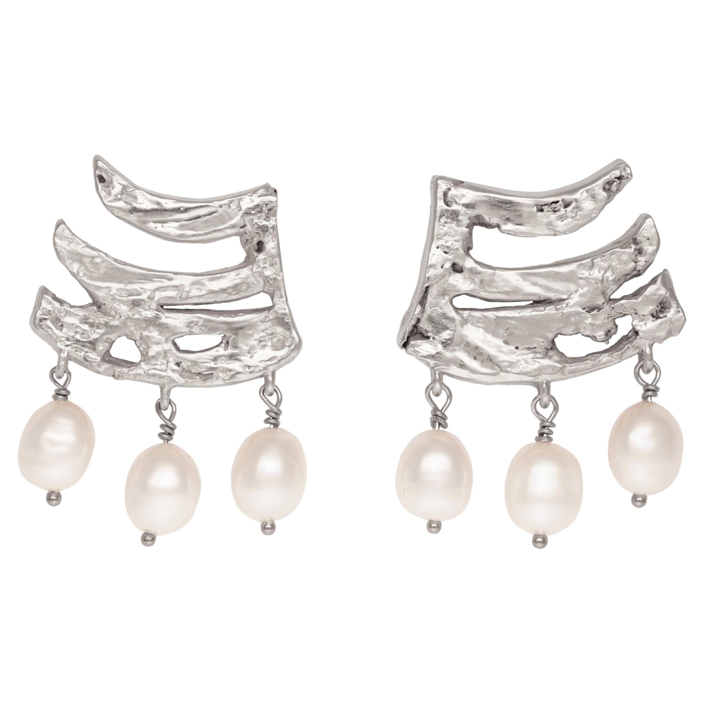 Eternal Luck Earrings with Freshwater Pearls For Sale