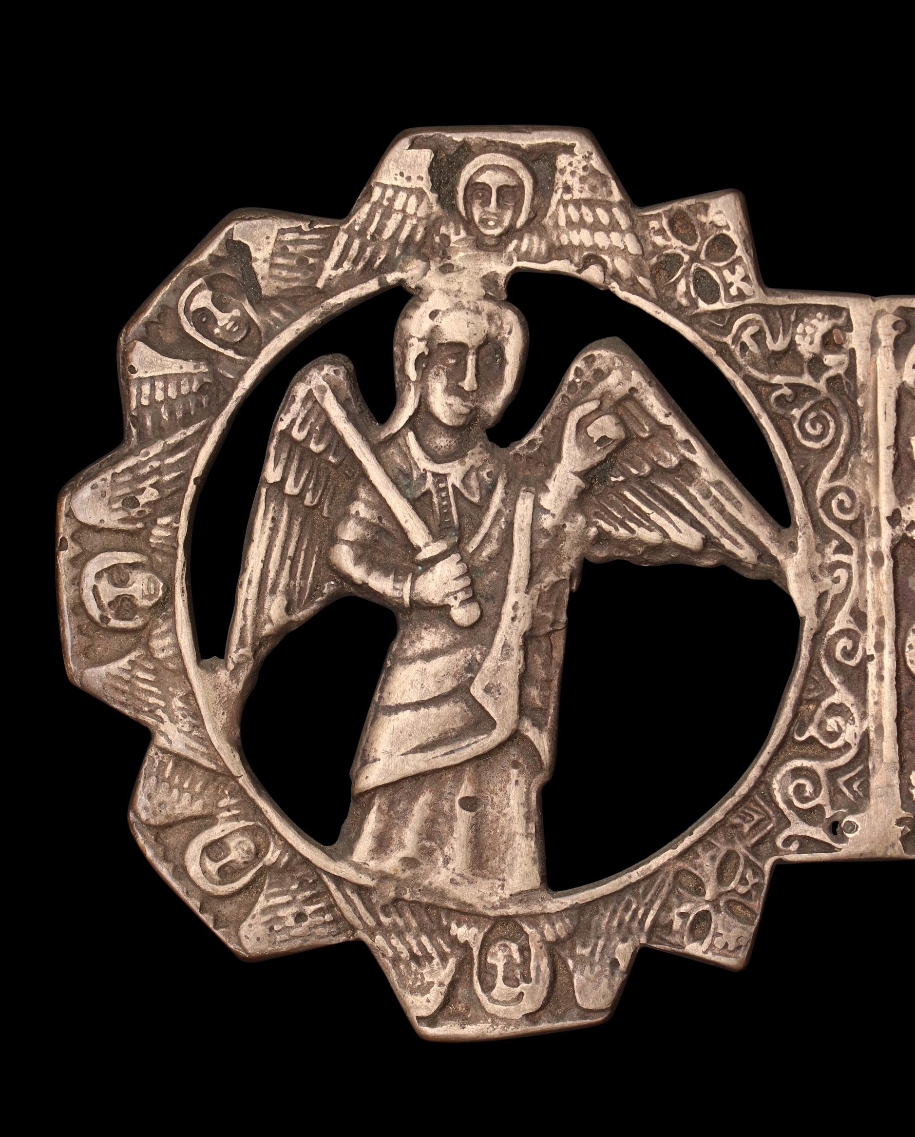 La Cruz Etíope de Procesión: Símbolo Radiante de la Fe, Guardiana de lo Sagrado en venta 1