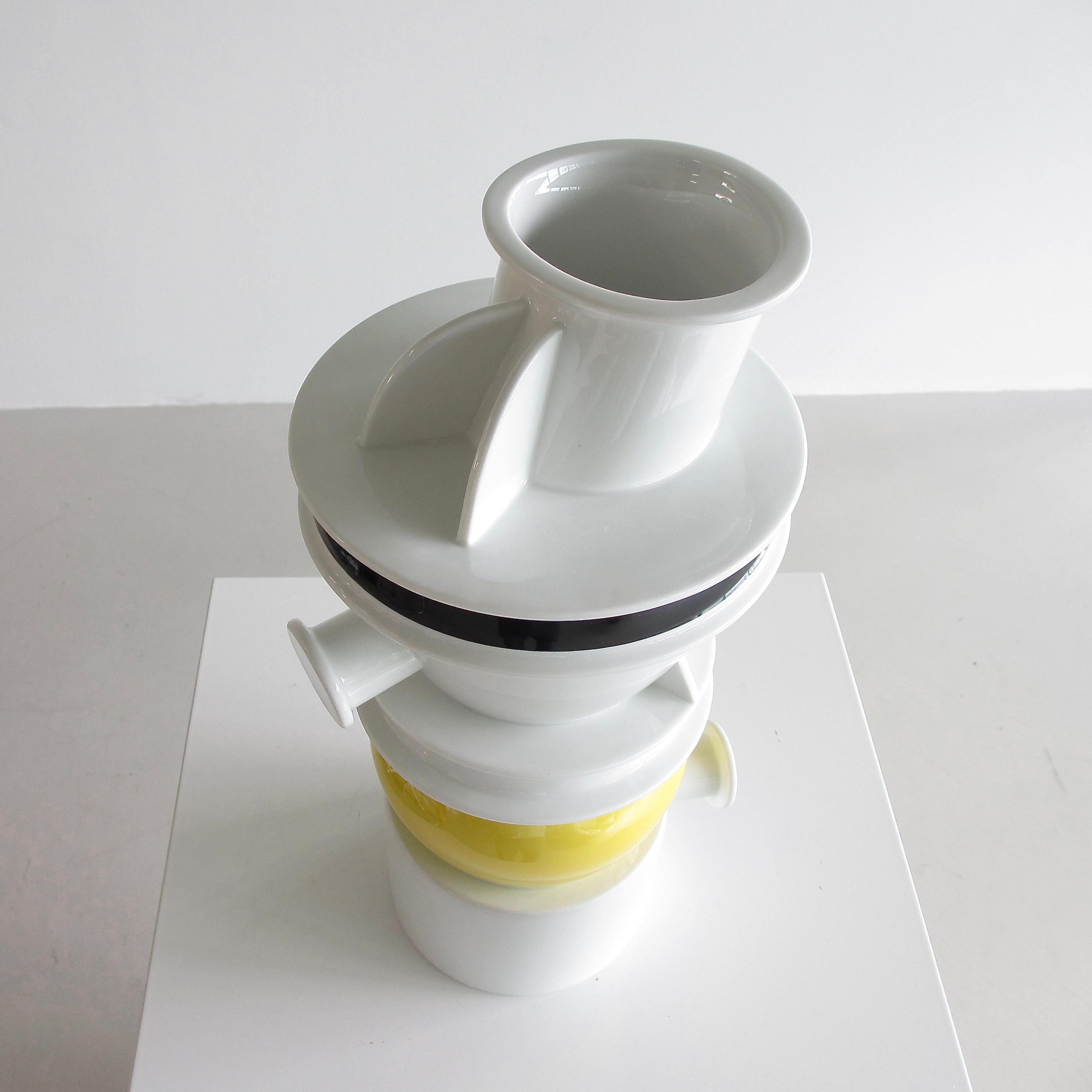 The Euphrates Ceramic Vase by Sottsass In Excellent Condition For Sale In Berlin, Berlin