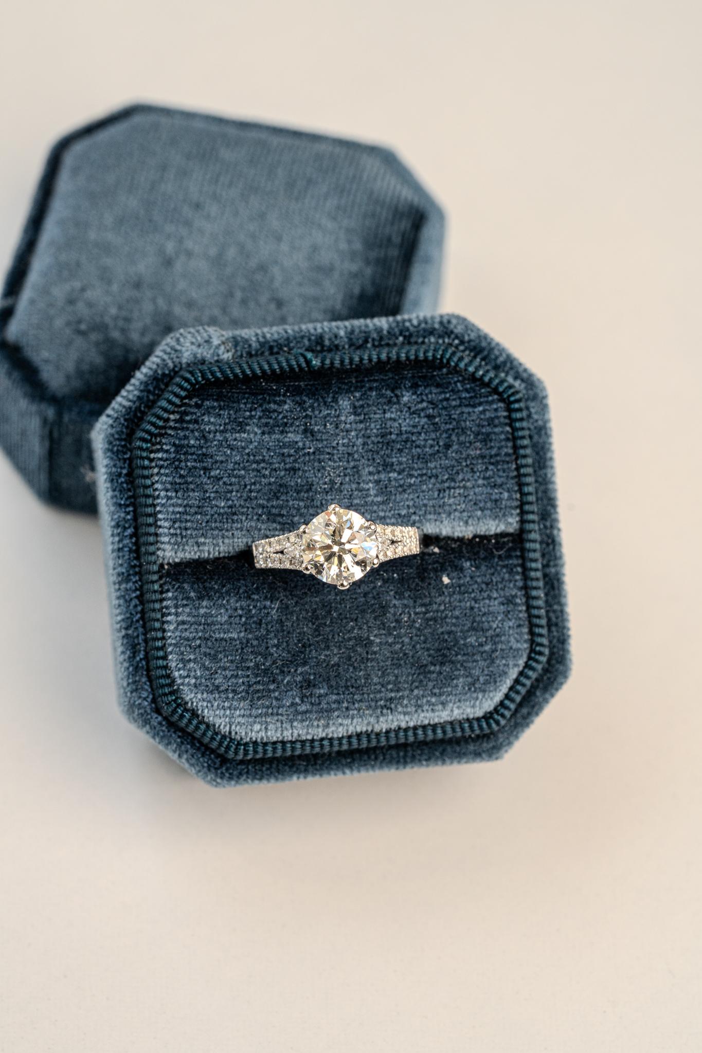 En vente :  La bague de fiançailles Evermore 5