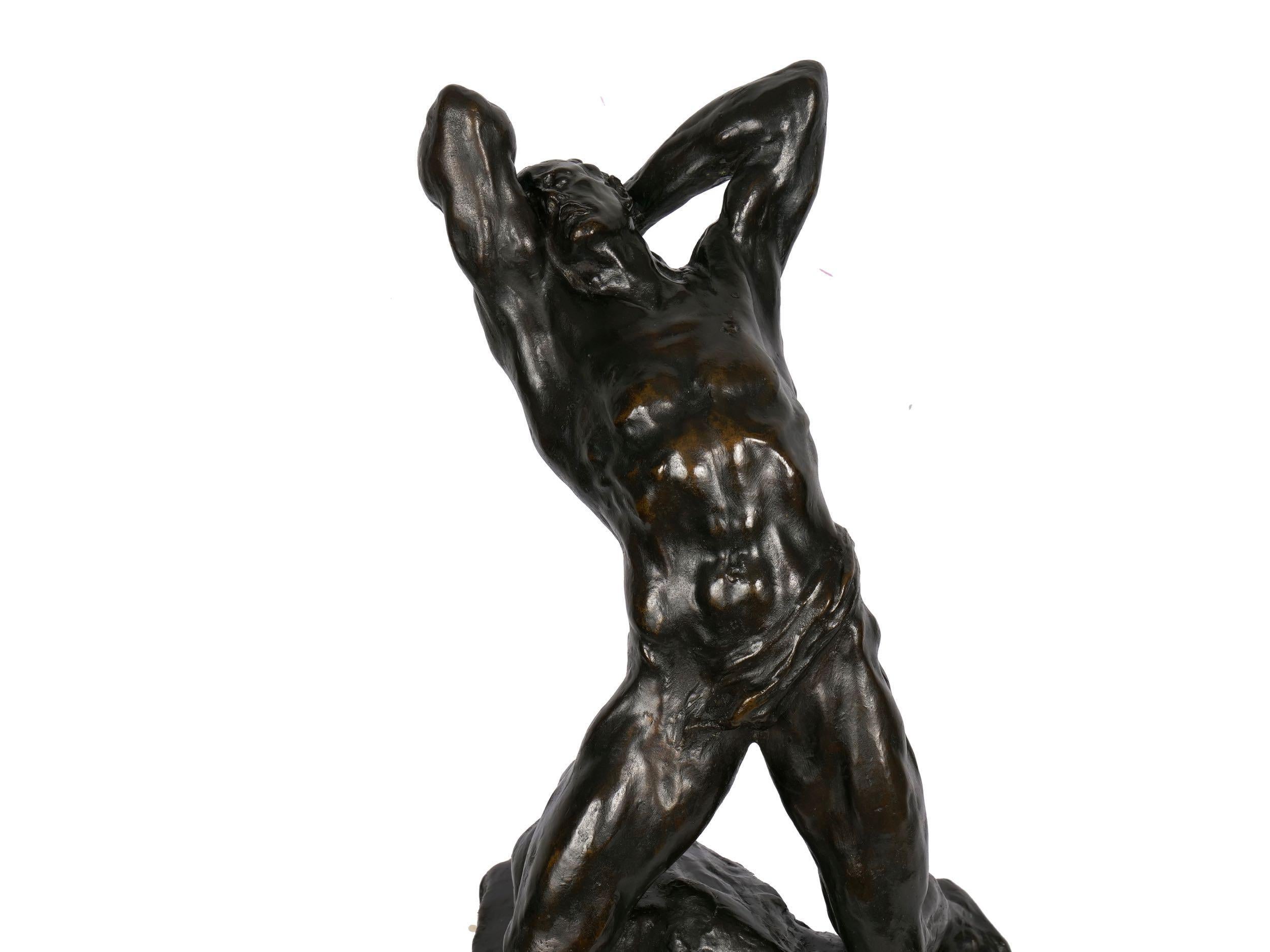 Français « L'effort extrême », Sculpture en bronze moderniste française d'antiquités d'Alfredo Pina
