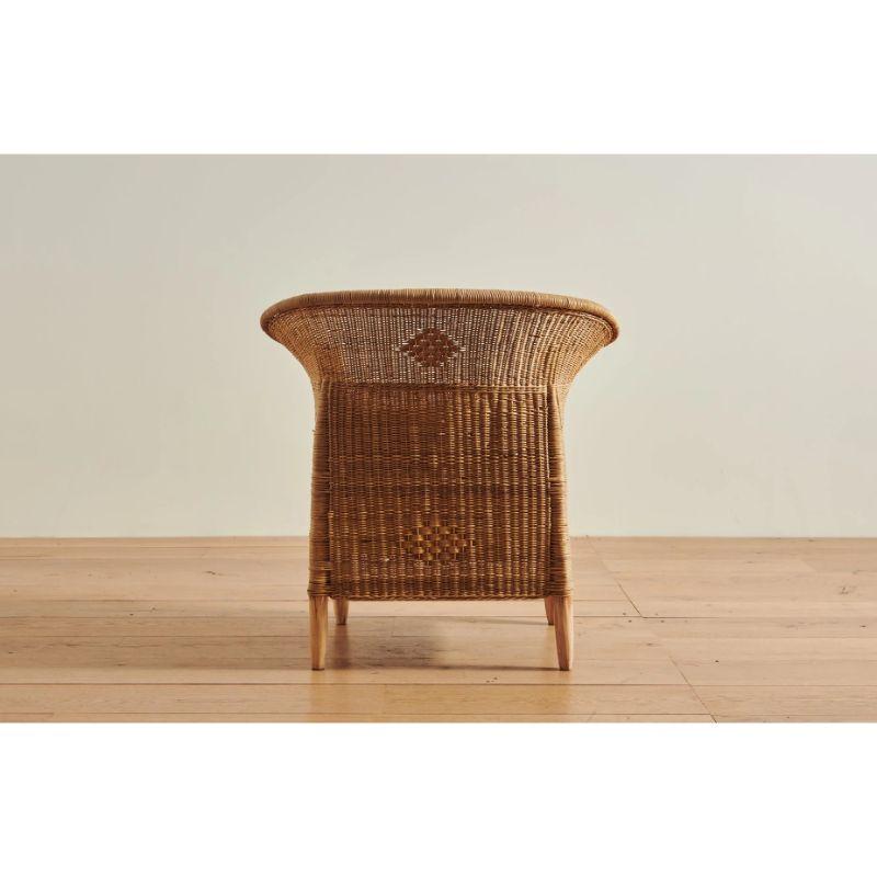 Chaise longue en canne du Malawi tissée à la main en Closed Weave avec coussin en lin blanc Neuf - En vente à Brooklyn, NY