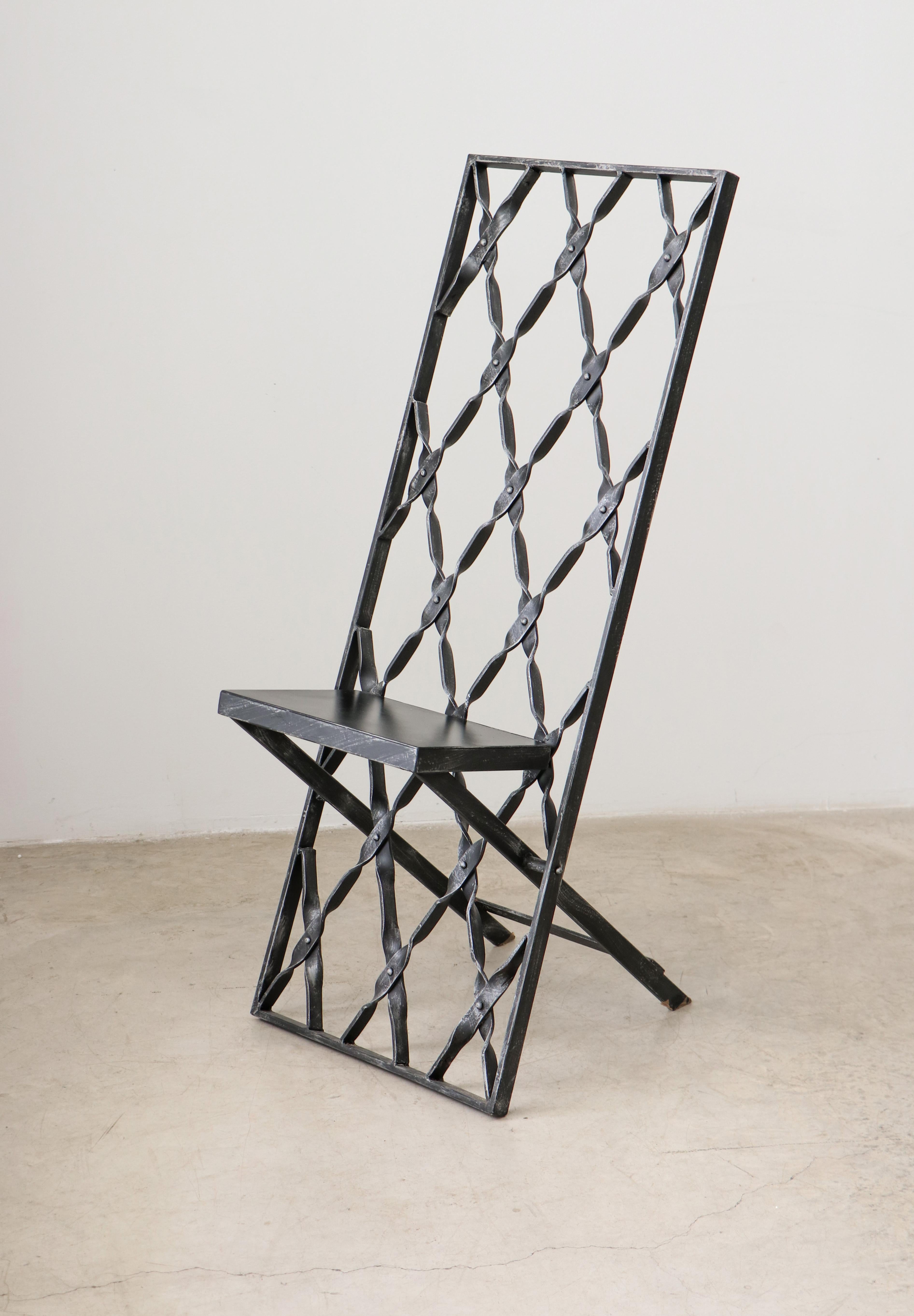 Sculptural Black Iron Chair Contemporary Design in Wrought Iron For Sale 1