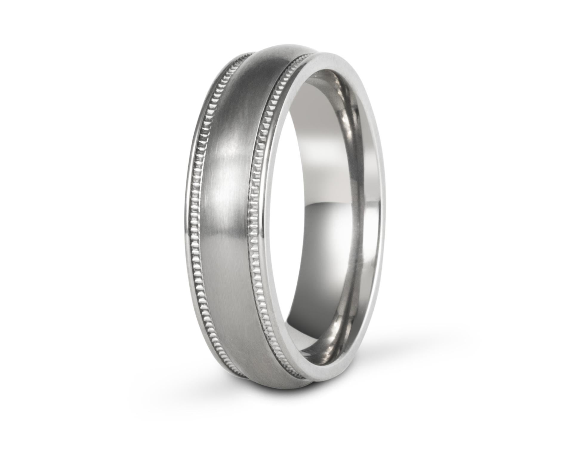 Im Angebot: Hochzeitsring aus gebürstetem Titan mit Milgrain-Rand von Fitzroy, 6 mm, bequem () 4