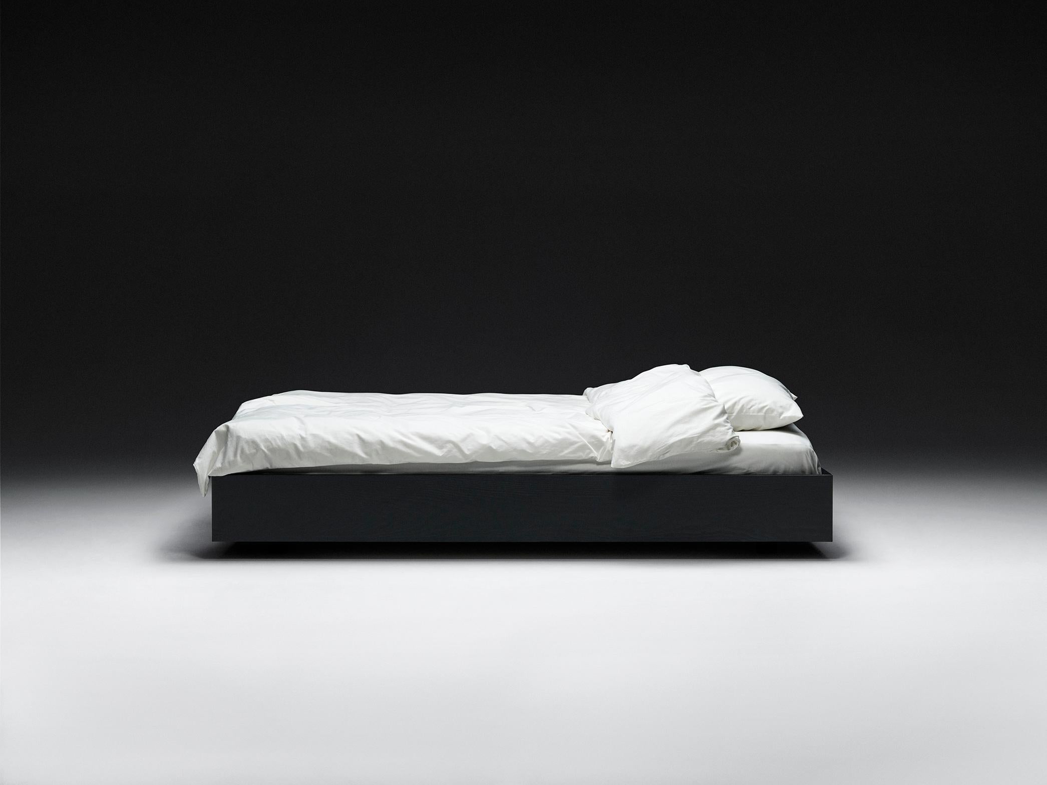 Das schwebende Bett - Schwarz (Moderne) im Angebot