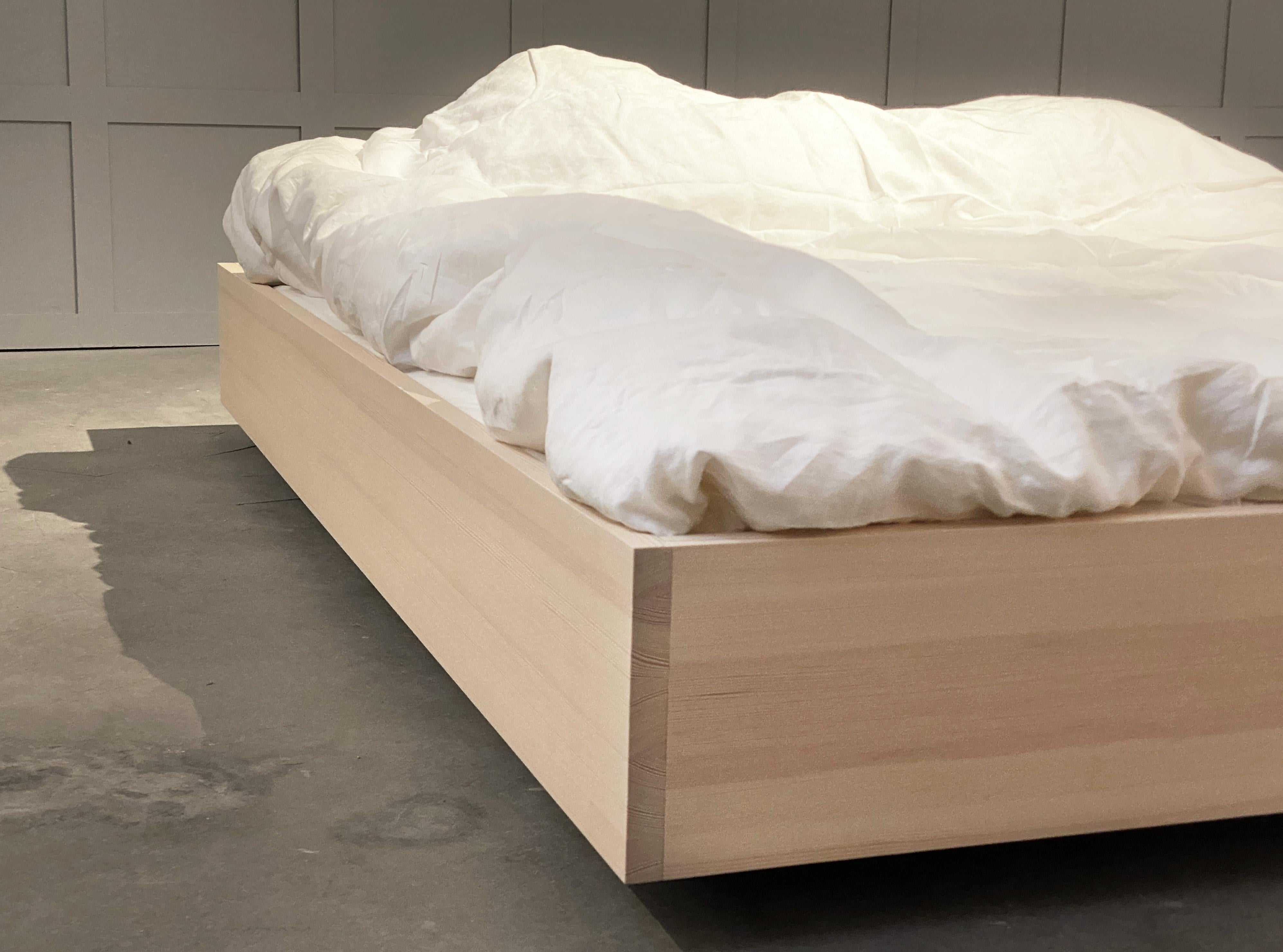 pallet floating bed