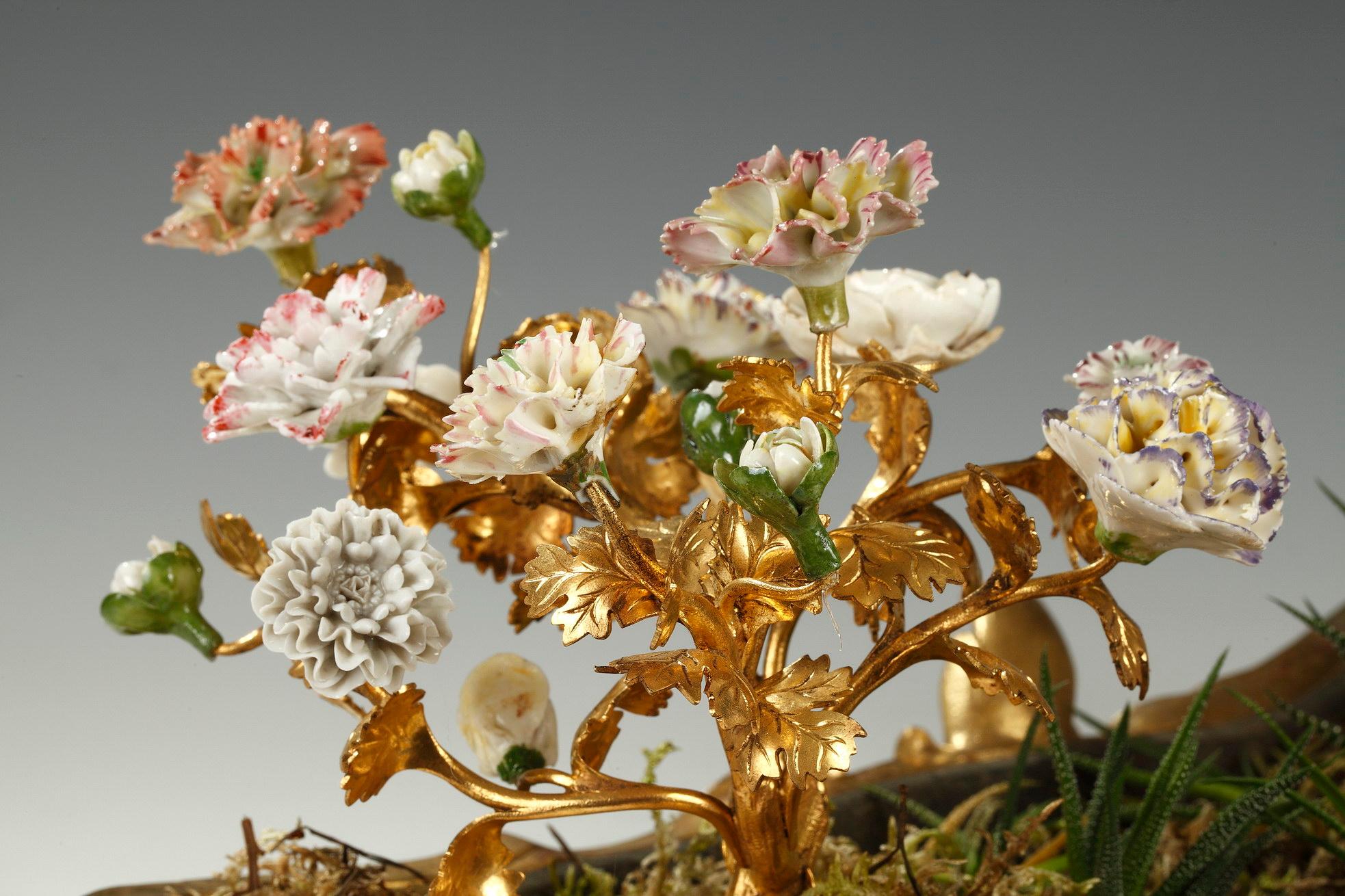 Doré Jardinière en bronze doré « Le jardin à fleurs », France, 18ème siècle en vente